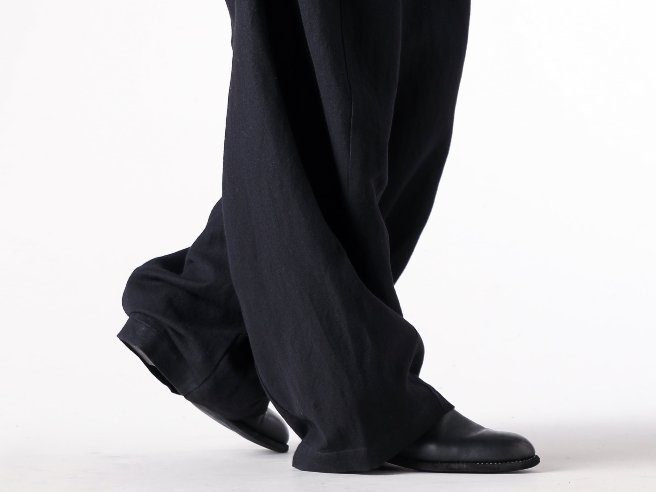 UMA WANG - 25AW  - Lower - W5/M/UM3502 - PAW PANTS - W5/M/UB00B2 - WOVEN LEATHER BELT - 698 - Side Zip Boots Single Sole 2-006