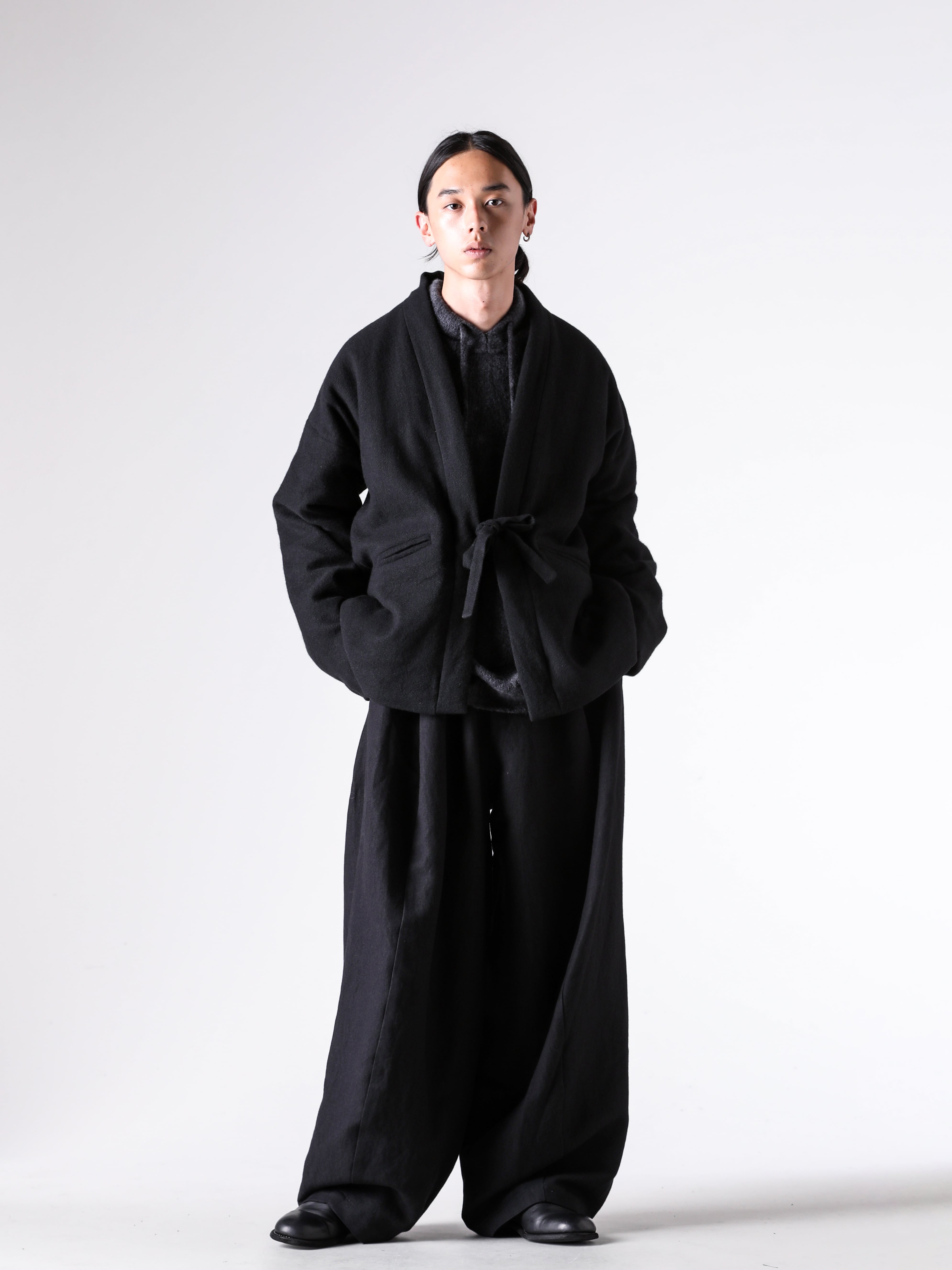 UMA WANG - 25AW - Full look photo gallery of the coordination - W5/M/UM6521 - JOLLA JKT - W5/M/UK7599 - HOODED TOP - W5/M/UM3502 - PAW PANTS - W5/M/UB00B2 - WOVEN LEATHER BELT - 698 - Side Zip Boots Single Sole 3-001