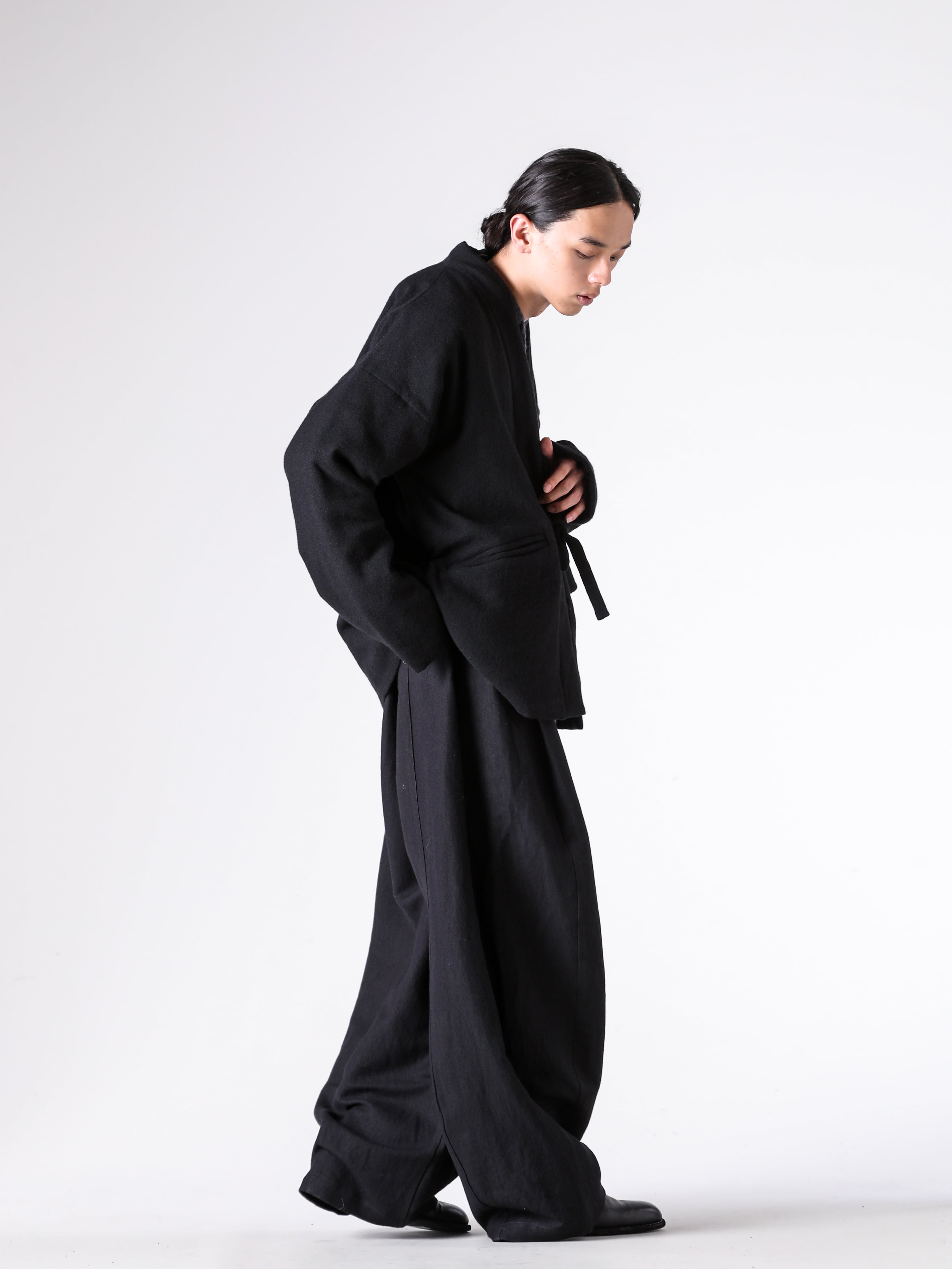 UMA WANG - 25AW - Full look photo gallery of the coordination - W5/M/UM6521 - JOLLA JKT - W5/M/UK7599 - HOODED TOP - W5/M/UM3502 - PAW PANTS - W5/M/UB00B2 - WOVEN LEATHER BELT - 698 - Side Zip Boots Single Sole 3-002