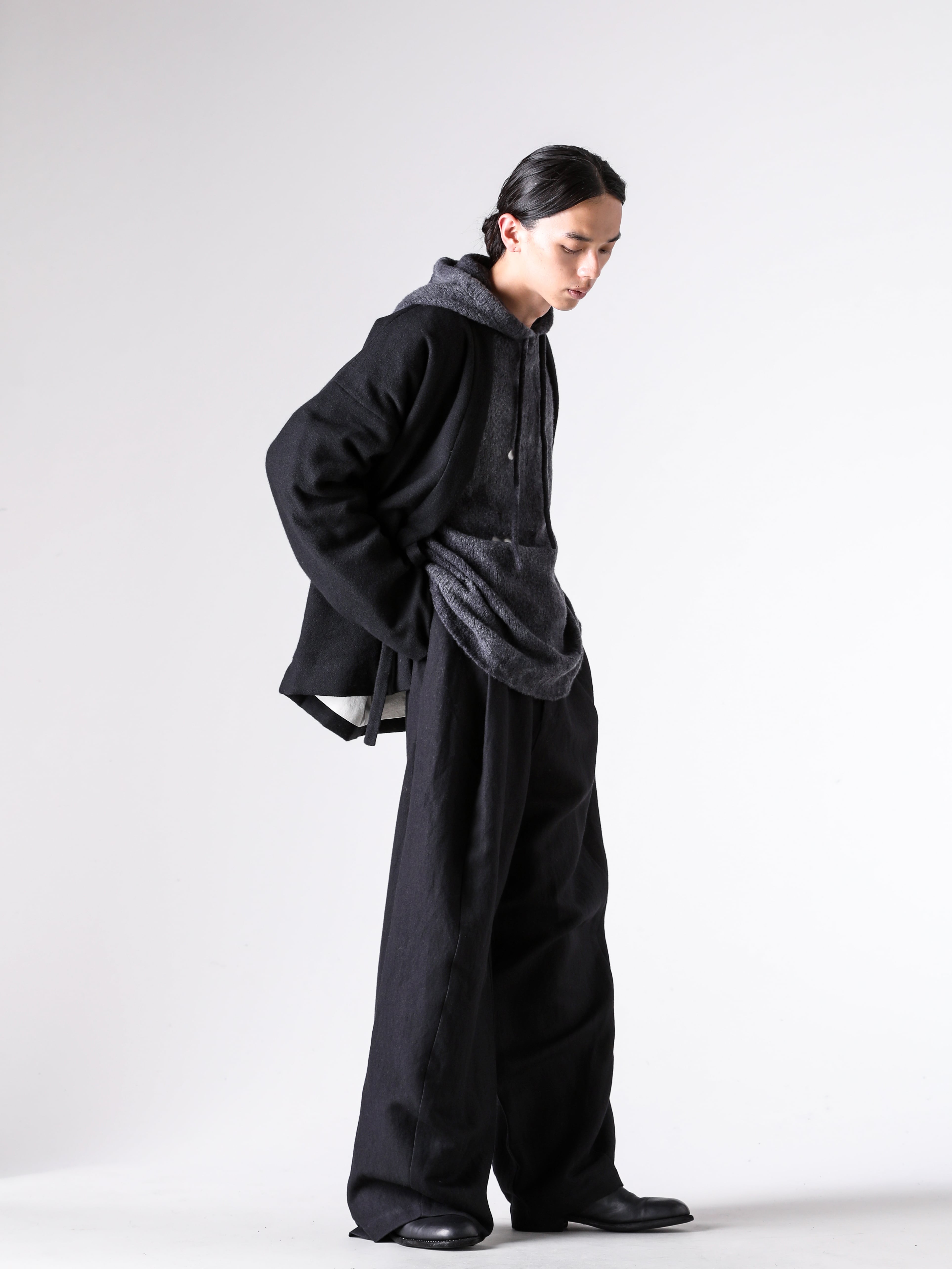 UMA WANG - 25AW - Full look photo gallery of the coordination - W5/M/UM6521 - JOLLA JKT - W5/M/UK7599 - HOODED TOP - W5/M/UM3502 - PAW PANTS - W5/M/UB00B2 - WOVEN LEATHER BELT - 698 - Side Zip Boots Single Sole 3-004