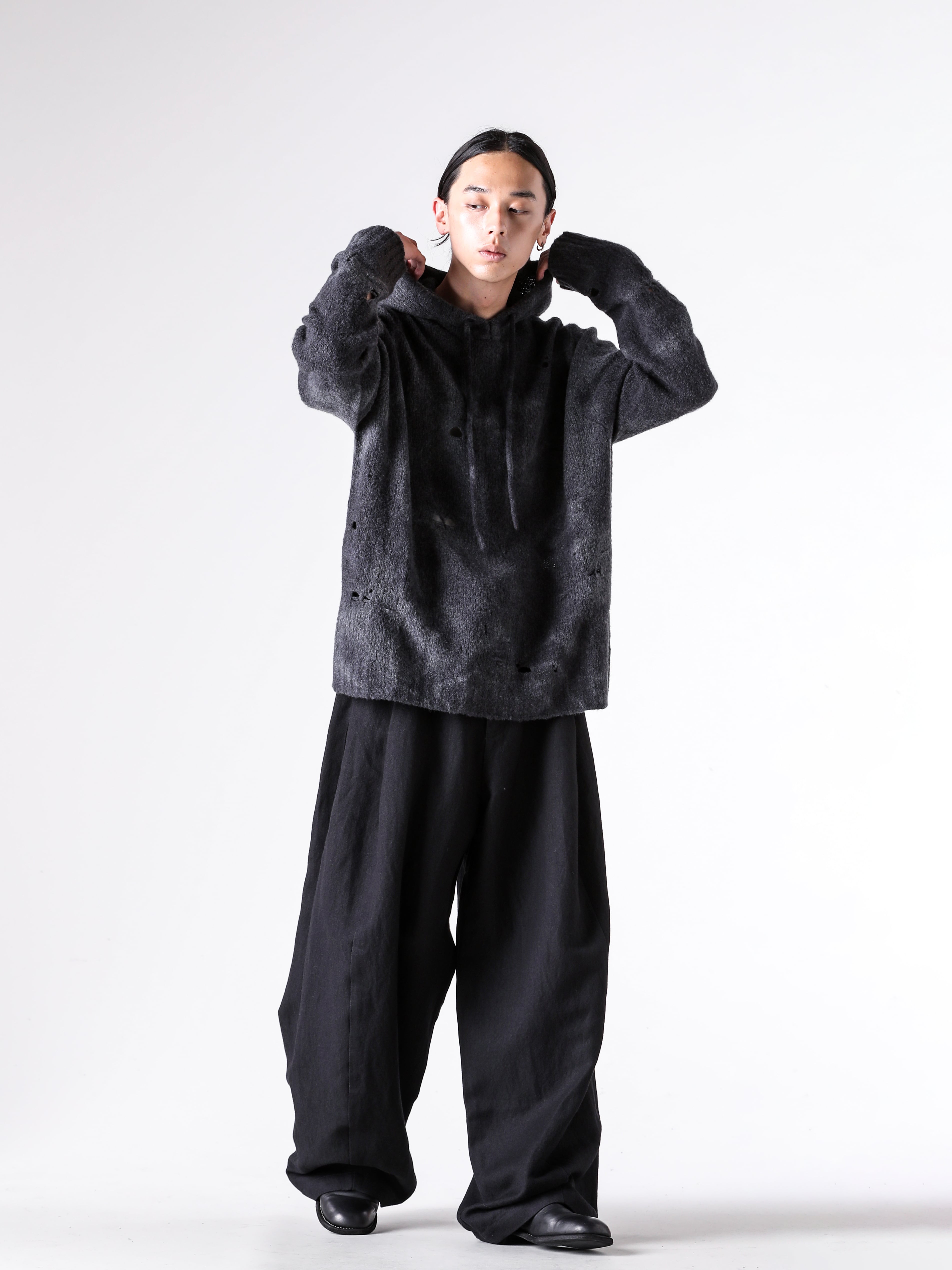 UMA WANG - 25AW - Full look photo gallery of the coordination - W5/M/UM6521 - JOLLA JKT - W5/M/UK7599 - HOODED TOP - W5/M/UM3502 - PAW PANTS - W5/M/UB00B2 - WOVEN LEATHER BELT - 698 - Side Zip Boots Single Sole 3-005