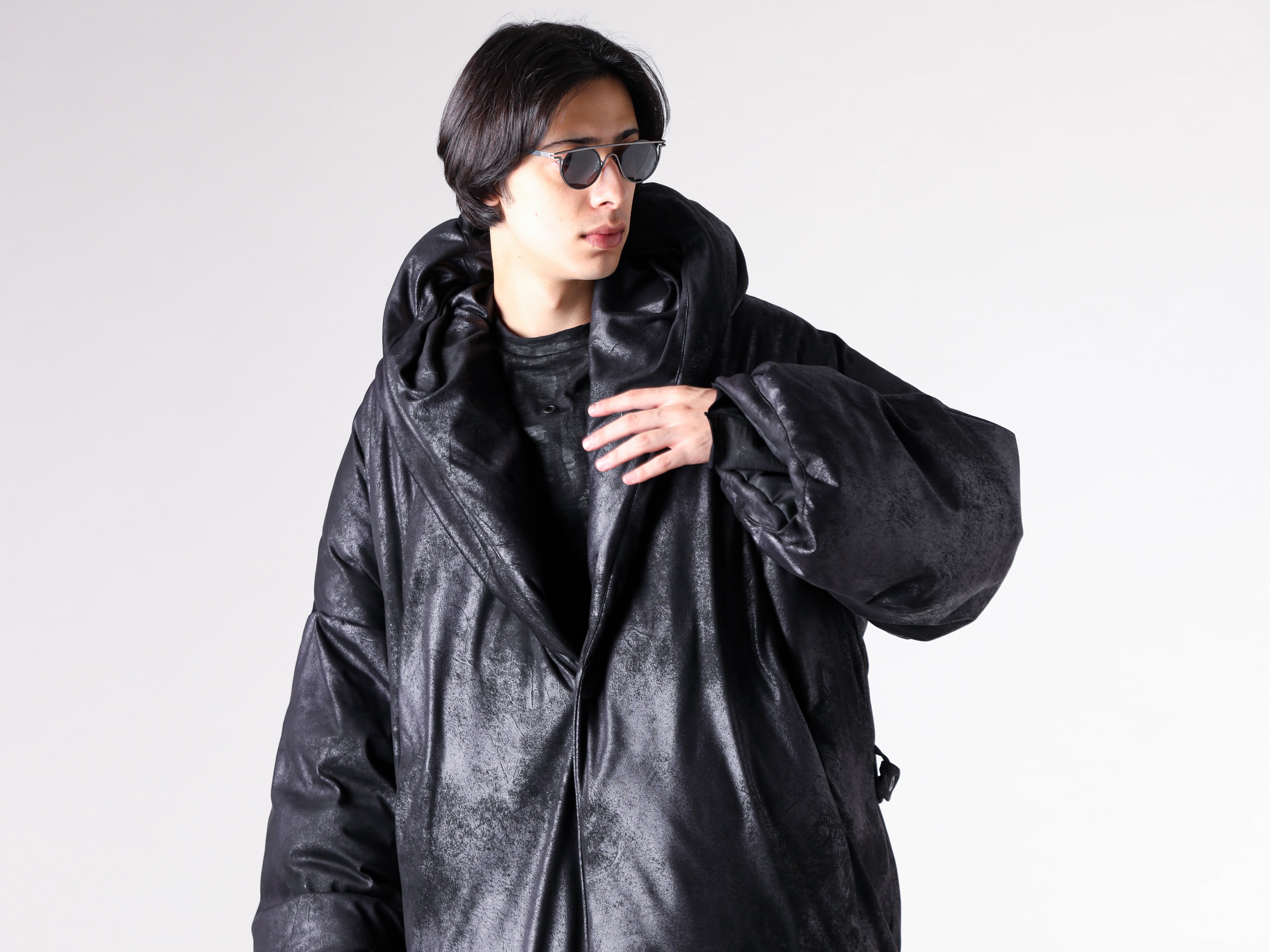 Justin Gall - 25AW styling - 上半身 - JGALL_RAWTAW25-02 - ABOMINABLE MAX PUFF PARKA - JGALL_RAWTAW25-28 - Layered Tar Waist Tee Brushed Slub Cotton - JGALL_RAWTAW25-42 - Titanium Layered Sphere Shades Cvb 1-004