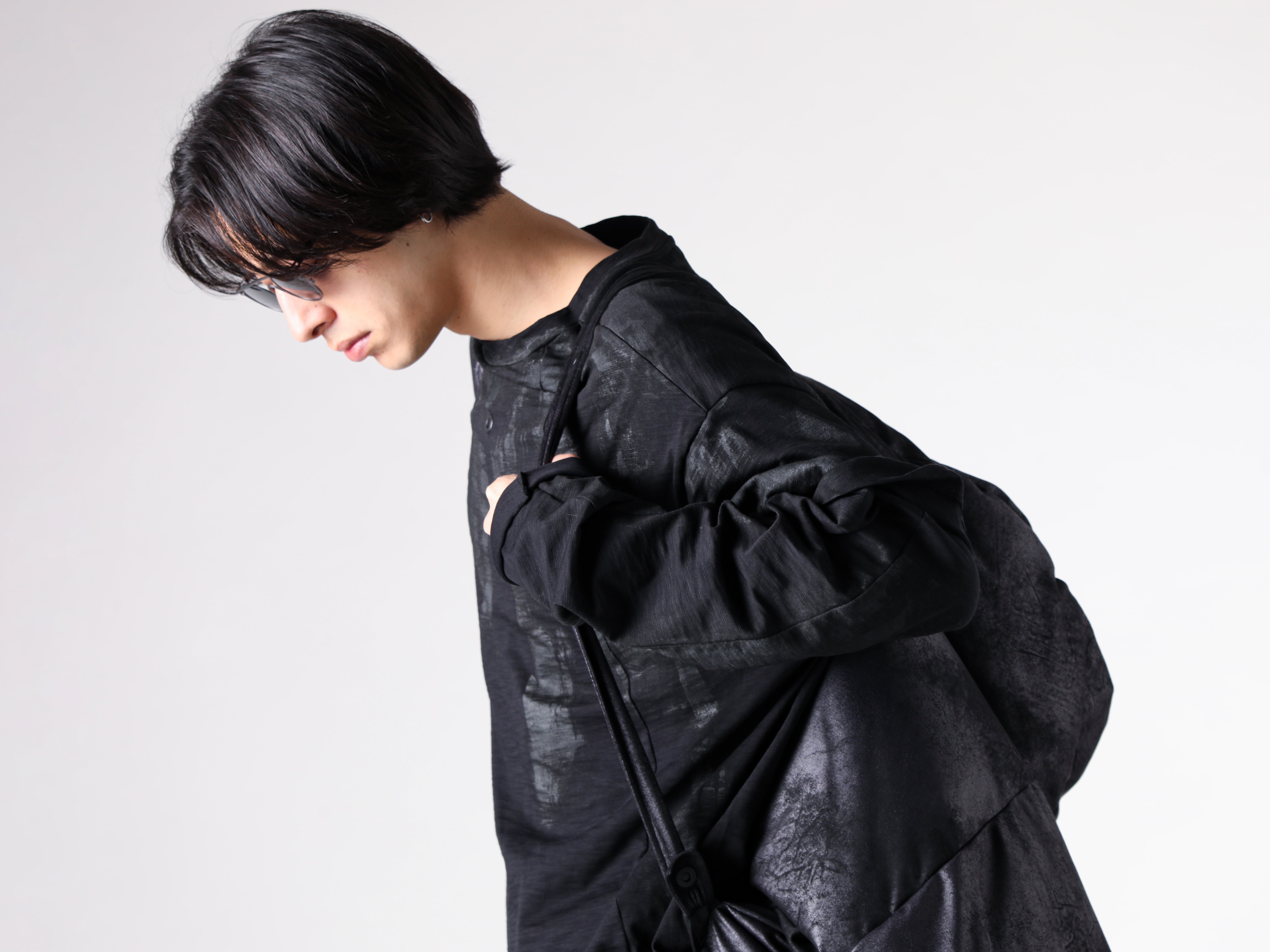 Justin Gall - 25AW styling - 上半身 - JGALL_RAWTAW25-02 - ABOMINABLE MAX PUFF PARKA - JGALL_RAWTAW25-28 - Layered Tar Waist Tee Brushed Slub Cotton - JGALL_RAWTAW25-42 - Titanium Layered Sphere Shades Cvb 1-006