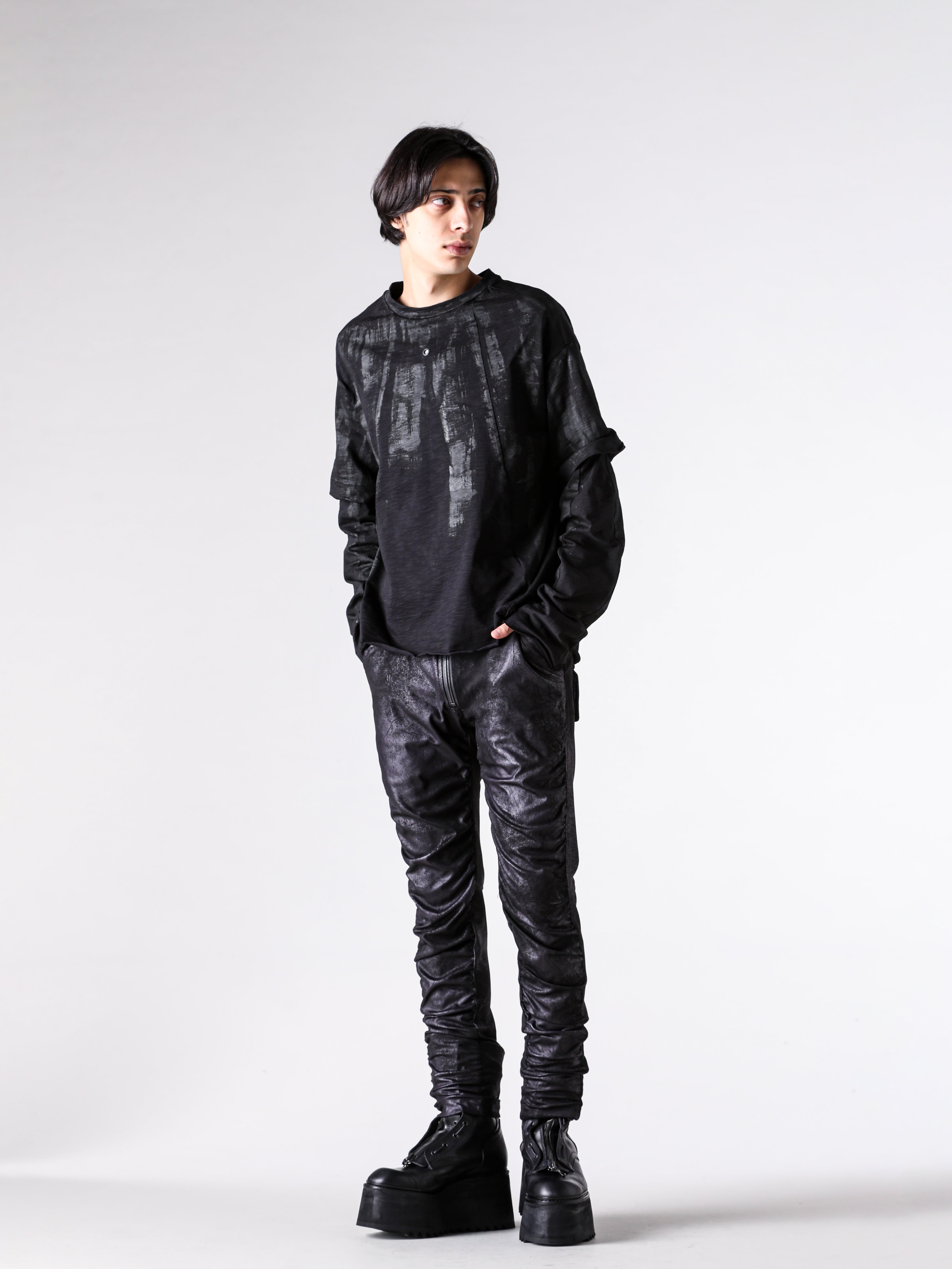 Justin Gall - 25AW - Coordination Looks - JGALL_RAWTAW25-02 - ABOMINABLE MAX PUFF PARKA - JGALL_RAWTAW25-28 - Layered Tar Waist Tee Brushed Slub Cotton - JGALL_RAWTAW25-25B - Slim Recoil Trouser Vegan Grunge - JGALL_RAWTAW25-42 - Titanium Layered Sphere Shades Cvb - 917FWM3 - COW SKIN BOOTS 3-007