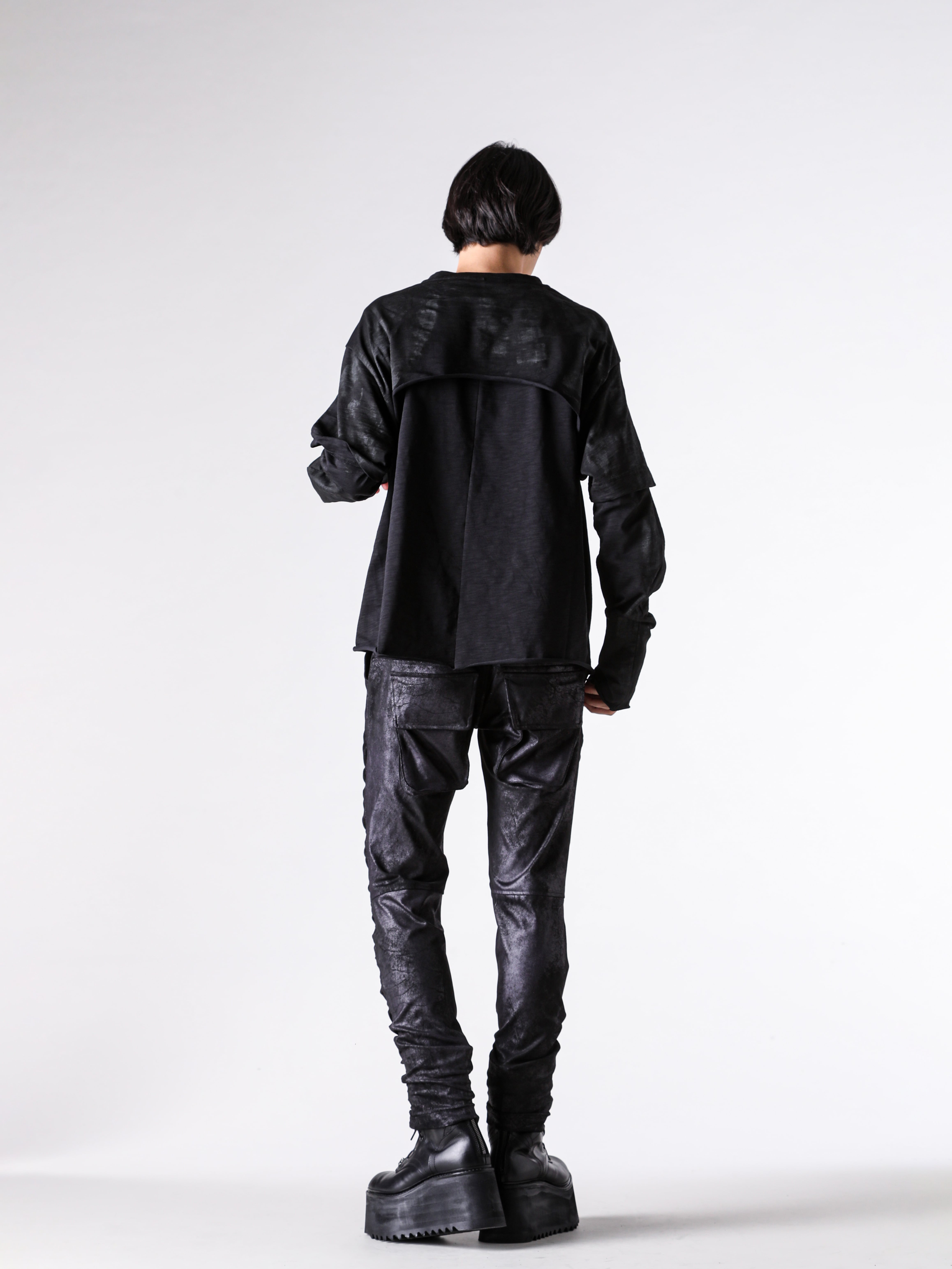 Justin Gall - 25AW - Coordination Looks - JGALL_RAWTAW25-02 - ABOMINABLE MAX PUFF PARKA - JGALL_RAWTAW25-28 - Layered Tar Waist Tee Brushed Slub Cotton - JGALL_RAWTAW25-25B - Slim Recoil Trouser Vegan Grunge - JGALL_RAWTAW25-42 - Titanium Layered Sphere Shades Cvb - 917FWM3 - COW SKIN BOOTS 3-008