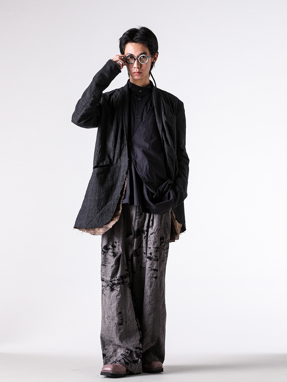 CHIAHUNG SU (チャンホン スー) - 25-26AW - 見出し3 - コーディネート全体の写真一覧 3-001