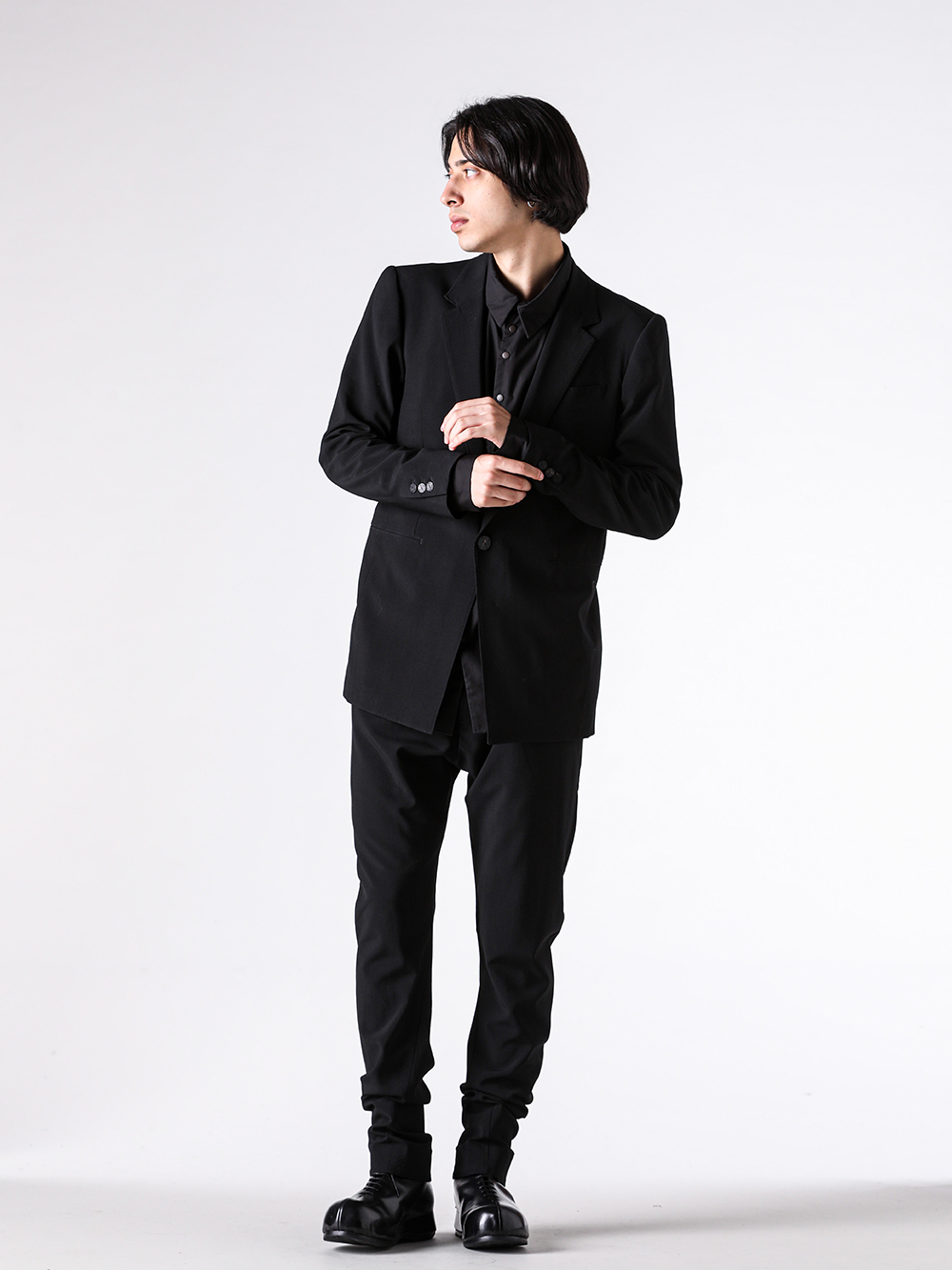 setup - 25-26AW - スタイル別・成人式のおすすめコーディネート - 4. DEVOA（デヴォア）：『“人間工学”が導き出す、究極の着心地』 3-0018