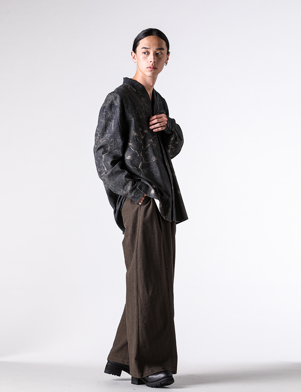 STOVAIGH(ストヴァーグ) - 25-26AW  - シャツ - Ancient creepers print shirt （Black_Brown） / ST25050SHT 2-006