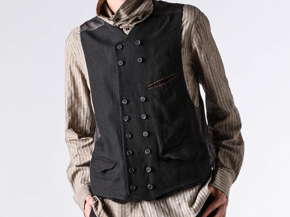 ZIGGY CHEN(ジギーチェン) - 25-26AW - 上半身 - Double-Breasted Vest (0M2530107) - High Collar Jacquard Stripe Shirt (0M2530722) - Digital Print Scarf (0M2535019) 1-002