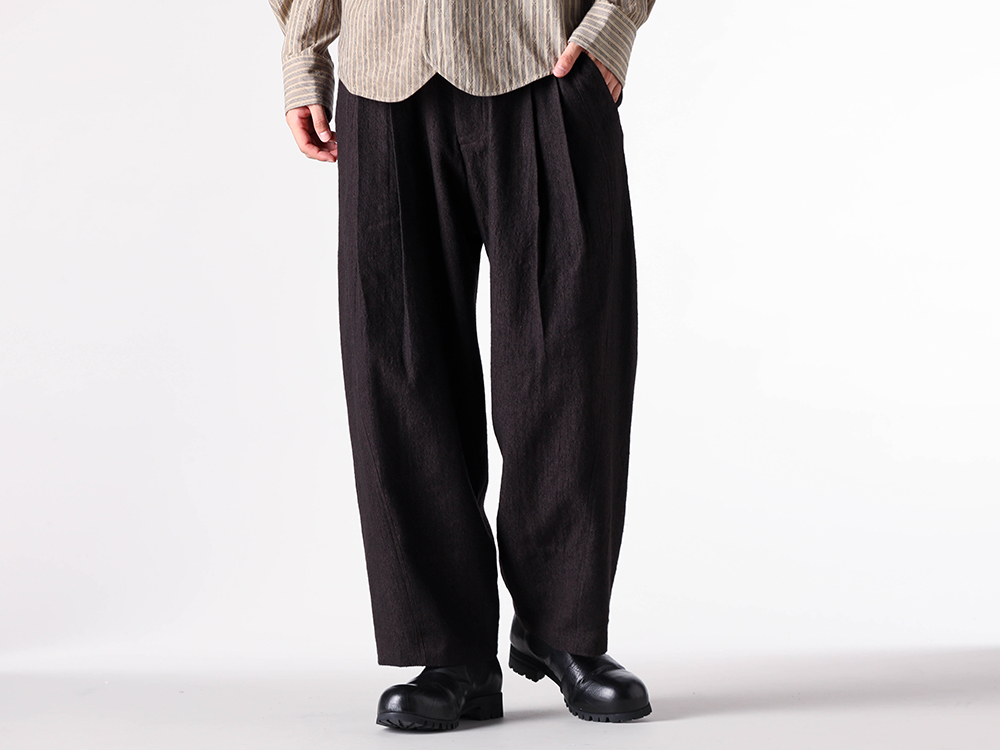ZIGGY CHEN(ジギーチェン) - 25-26AW  - 下半身 - Pleated Drop Crotch Trousers (0M2530516) - Chelsea Derby Shoes (0M2513001) 2-001