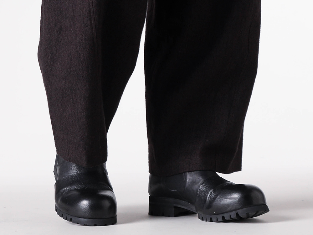 ZIGGY CHEN(ジギーチェン) - 25-26AW  - 下半身 - Pleated Drop Crotch Trousers (0M2530516) - Chelsea Derby Shoes (0M2513001) 2-007