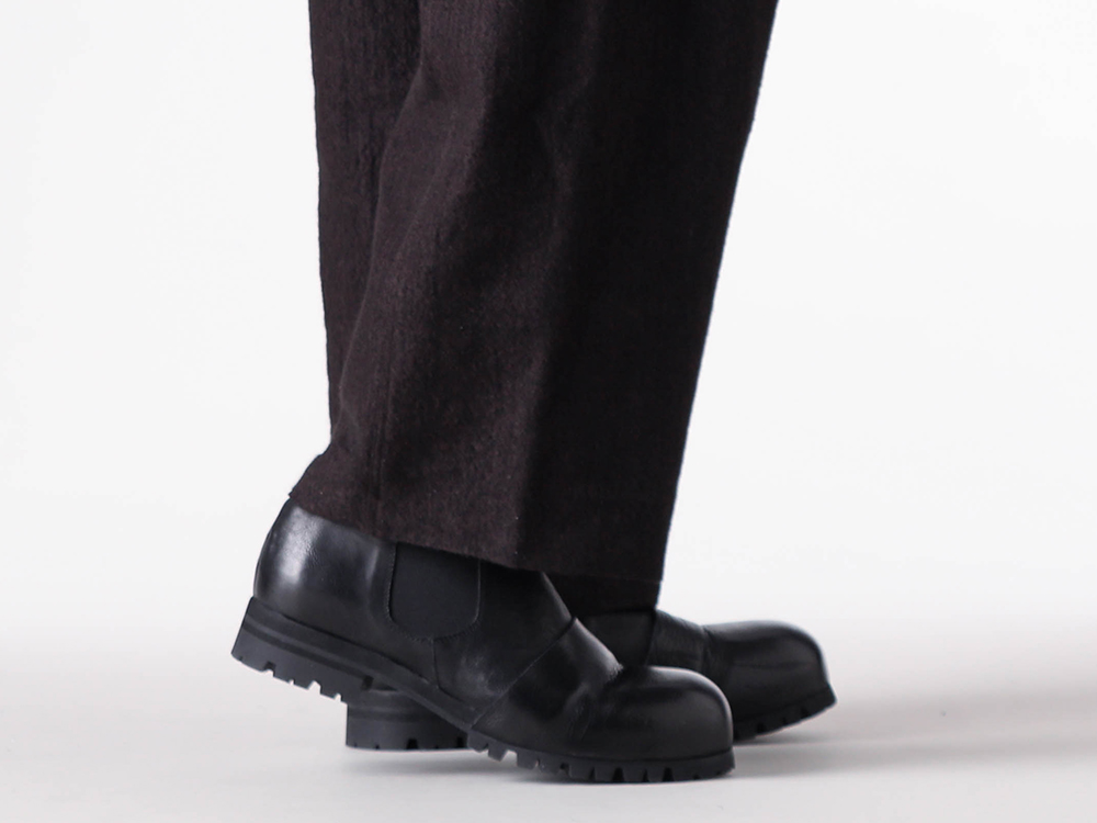 ZIGGY CHEN(ジギーチェン) - 25-26AW  - 下半身 - Pleated Drop Crotch Trousers (0M2530516) - Chelsea Derby Shoes (0M2513001) 2-008