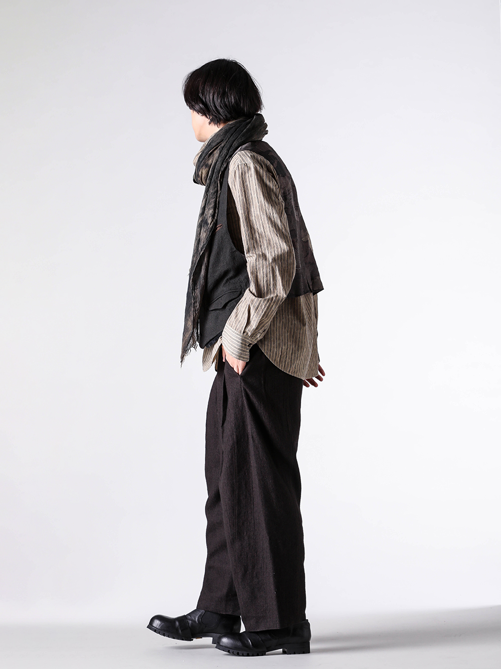 ZIGGY CHEN(ジギーチェン) - 25-26AW - 見出し3 - 品番+商品名3-1 - 品番+商品名3-2 - 品番+商品名3-3 - 品番+商品名3-4 3-003