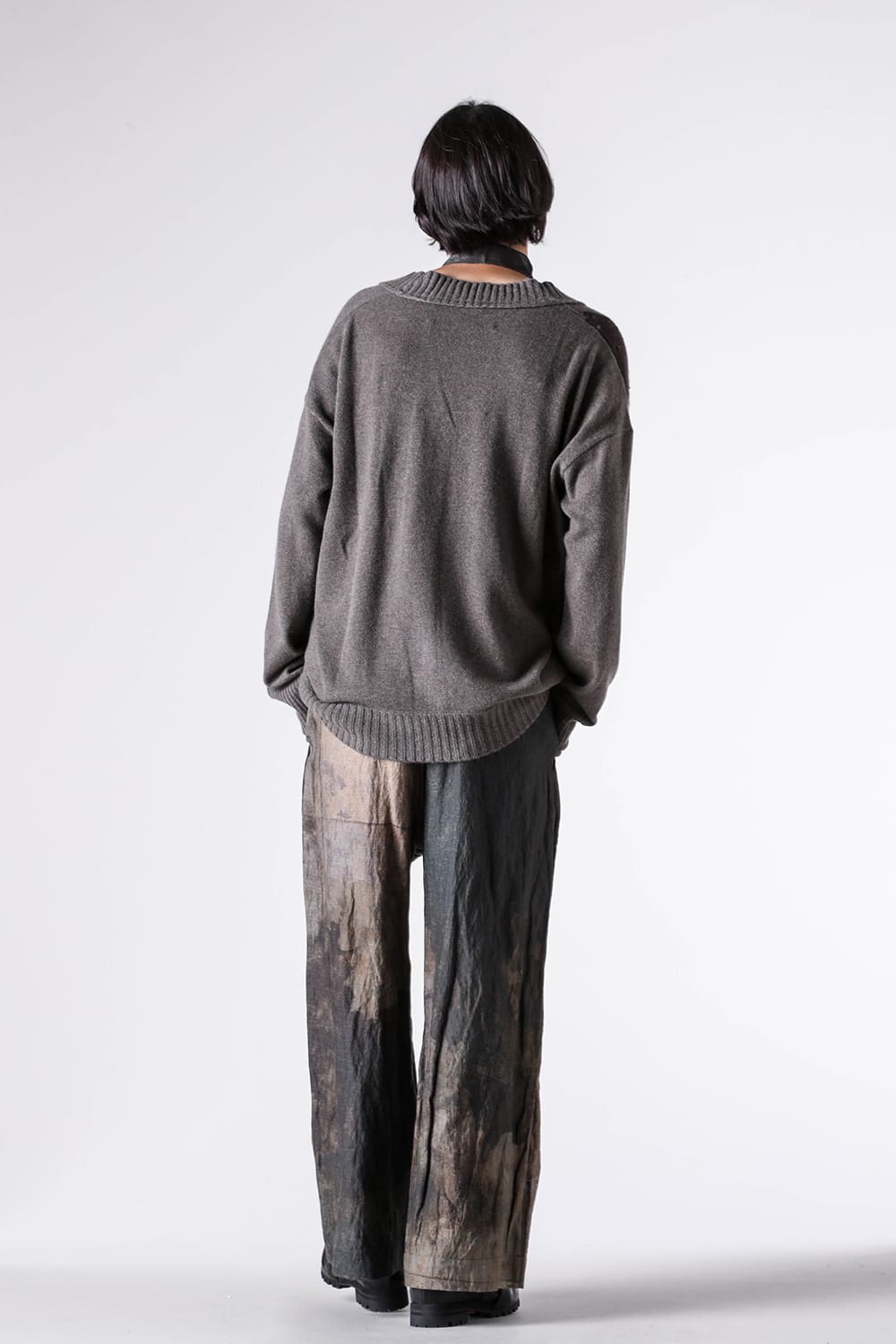 ニット特集 - 25-26AW - ZIGGY CHEN | 羽毛のような質感。素肌で着るカシミア100%ニット - Intarsia V-Neck Sweater / 0M2532010 1-003