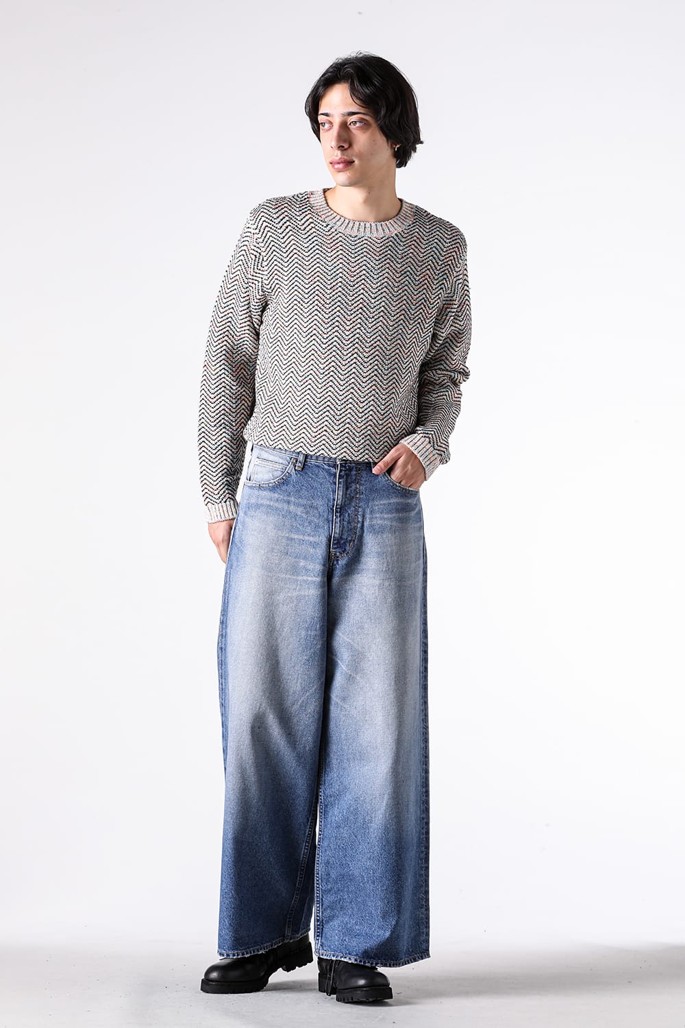 ニット特集 - 25-26AW - MASU | オーロラのような美しい配色。マットな質感のヘリンボーンニット - AURORA SHORT SWEATER / M25F9KN003 10-003