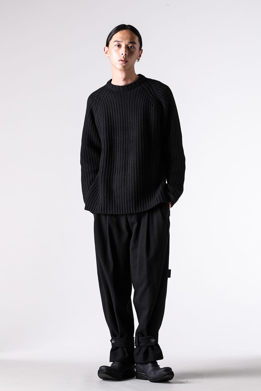 ニット特集 - 25-26AW - DEVOA | 糸から作るネパール産カシミヤ。流行り廃りのない「一生モノ」ニット - Knit Long Sleeve Nepal Cashmere 3G / KTS-NC3L 3-003