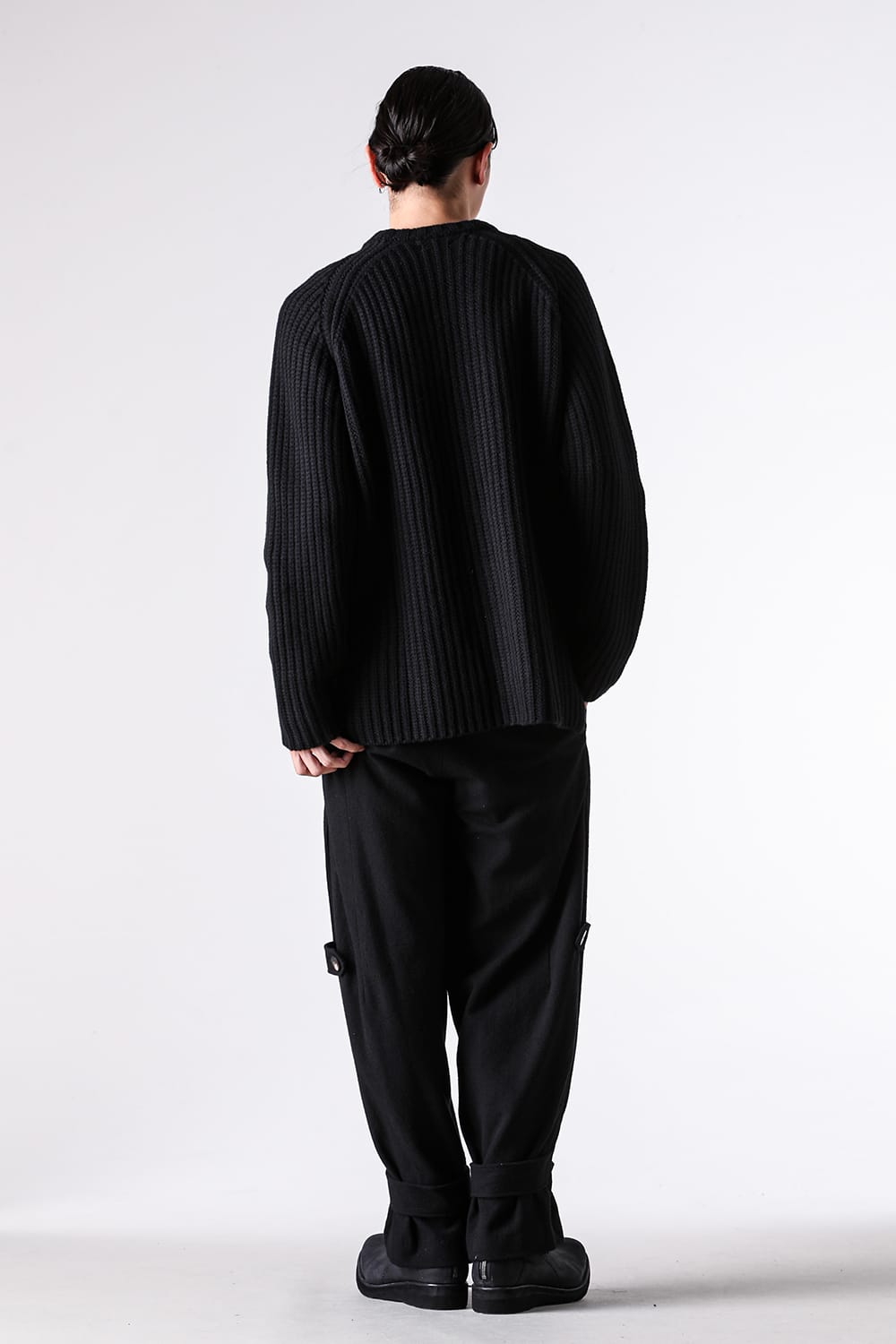 ニット特集 - 25-26AW - DEVOA | 糸から作るネパール産カシミヤ。流行り廃りのない「一生モノ」ニット - Knit Long Sleeve Nepal Cashmere 3G / KTS-NC3L 3-004