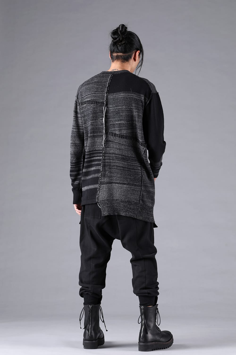 ニット特集 - 25-26AW - D.HYGEN | 解体と再構築。縫い目をデザインに昇華したニットジャケット - Cotton Cashmere Unbalanced Striped Knit Pullover / ST103-0325A 4-003