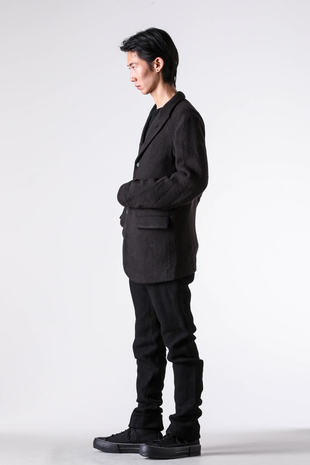 Jackets - 25-26AW - Selecting by Detail and Fabric: Tailored Jackets Embodying Brand Philosophy - DEVOA | Faliero Sarti Camel Fabric: An Ultra-Lightweight Jacket That Feels Like Nothing Is Worn 1-0011