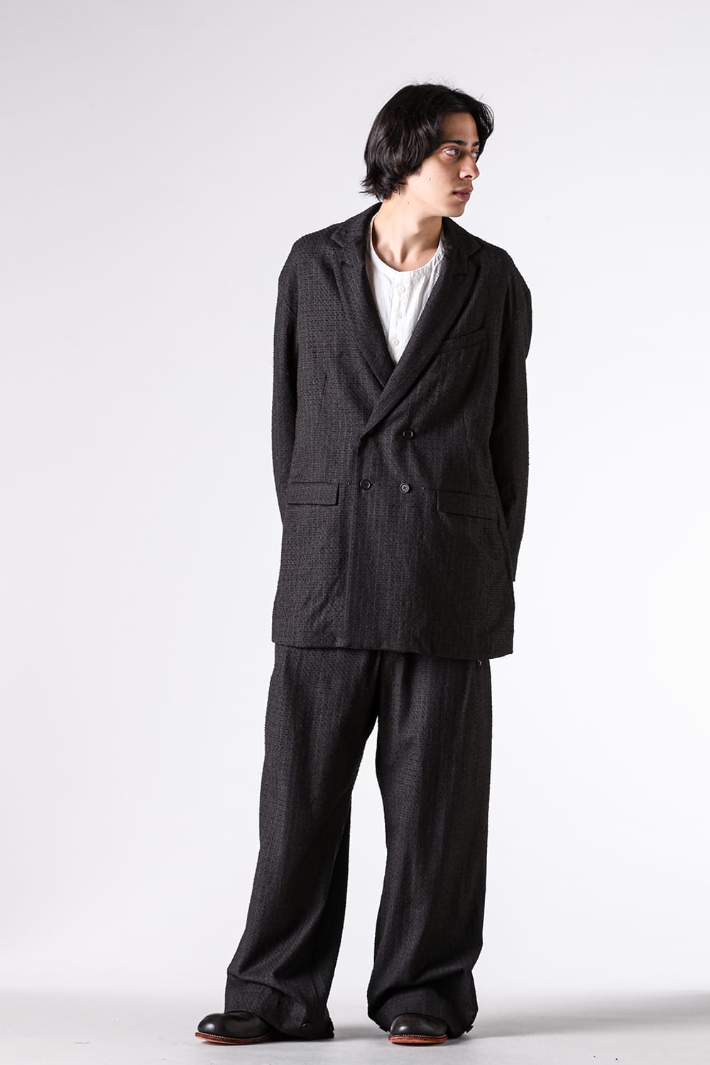 Jackets - 25-26AW - Selecting by Detail and Fabric: Tailored Jackets Embodying Brand Philosophy - KLASICA | Coexistence of the Universal and the Unsettling: Semi-Long Blazer with a Vintage Appearance 1-004