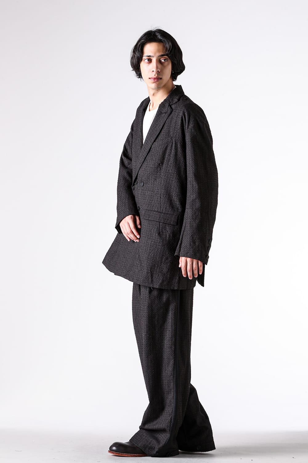 Jackets - 25-26AW - Selecting by Detail and Fabric: Tailored Jackets Embodying Brand Philosophy - KLASICA | Coexistence of the Universal and the Unsettling: Semi-Long Blazer with a Vintage Appearance 1-005