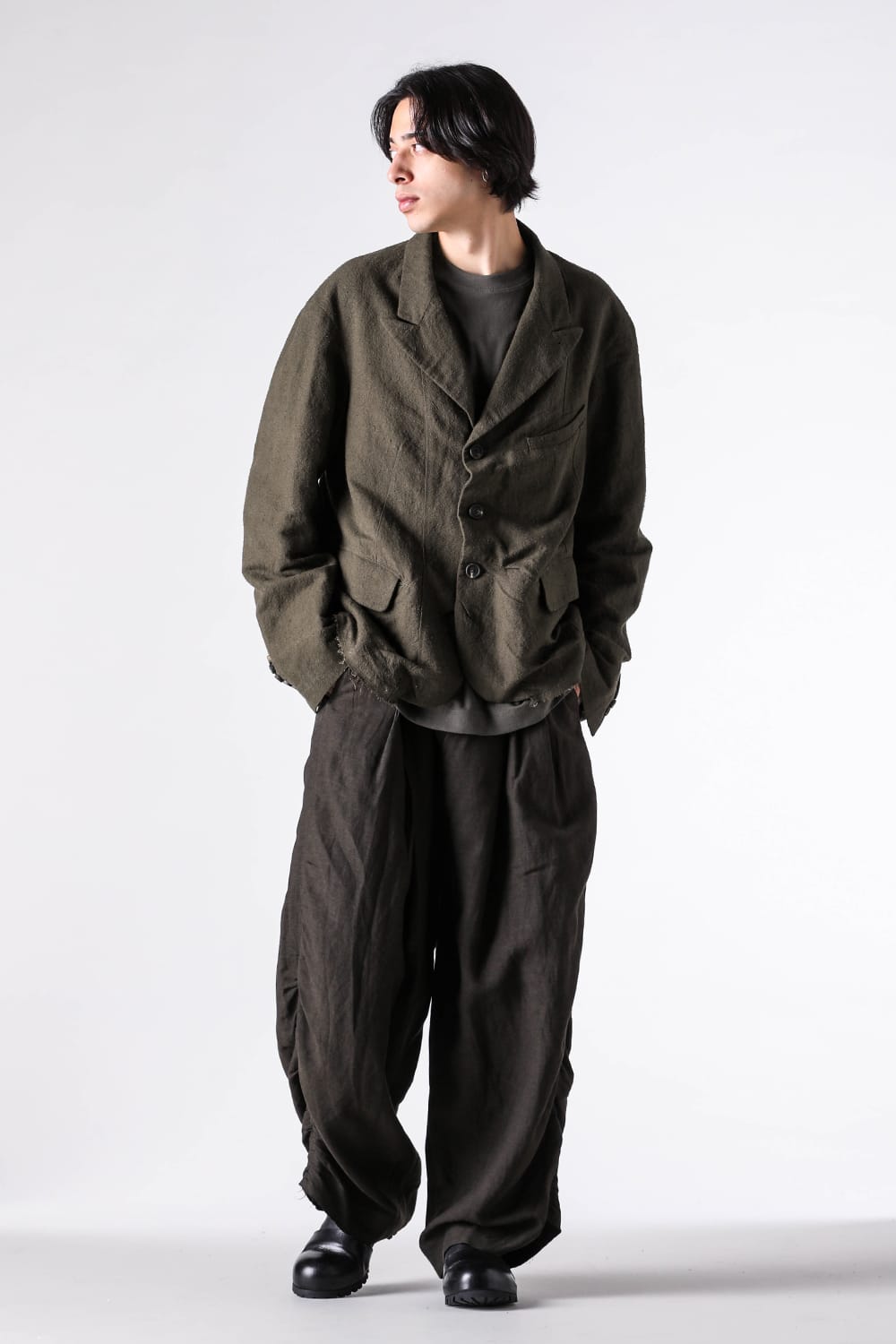 Jackets - 25-26AW - Selecting by Detail and Fabric: Tailored Jackets Embodying Brand Philosophy - ZIGGY CHEN | Creative Drape from Intentional Distortion: The Calculated Forward-Dropping Jacket 1-007