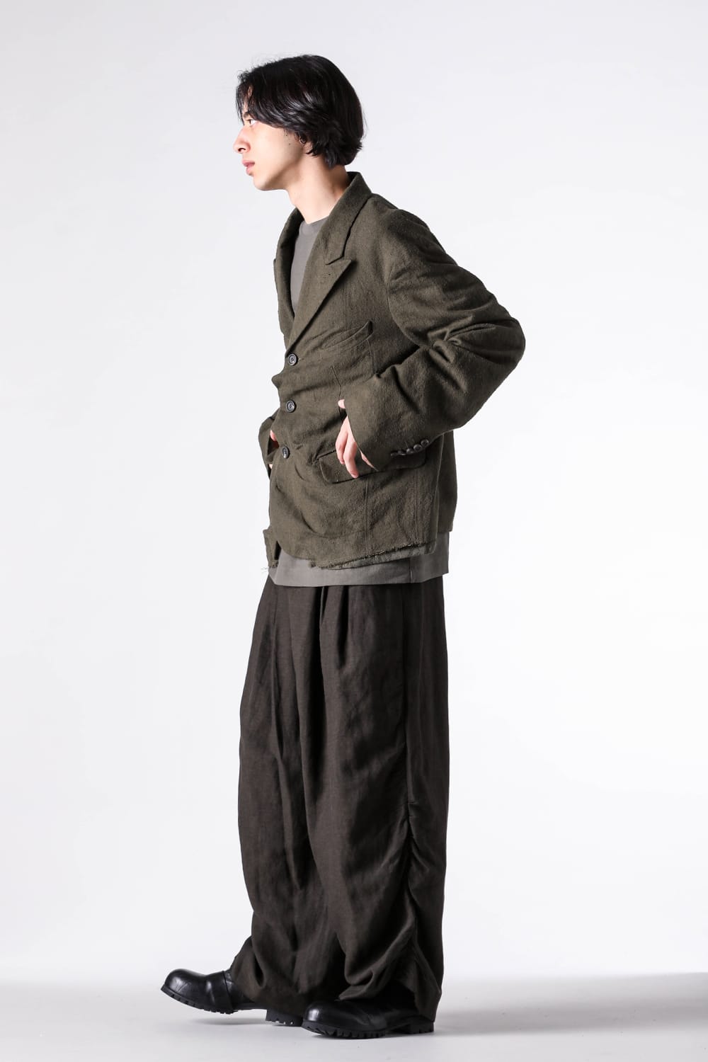 Jackets - 25-26AW - Selecting by Detail and Fabric: Tailored Jackets Embodying Brand Philosophy - ZIGGY CHEN | Creative Drape from Intentional Distortion: The Calculated Forward-Dropping Jacket 1-008