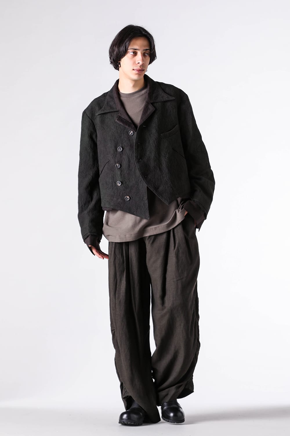 Jackets - 25-26AW  - Design and Silhouette with Unique Brand Interpretation: Tailored Jackets that Draw Out the Wearer's Individuality - ZIGGY CHEN | Innovative Tailoring: Patchwork Jacket Creating Volume with Tonal, Mixed Materials 2-003