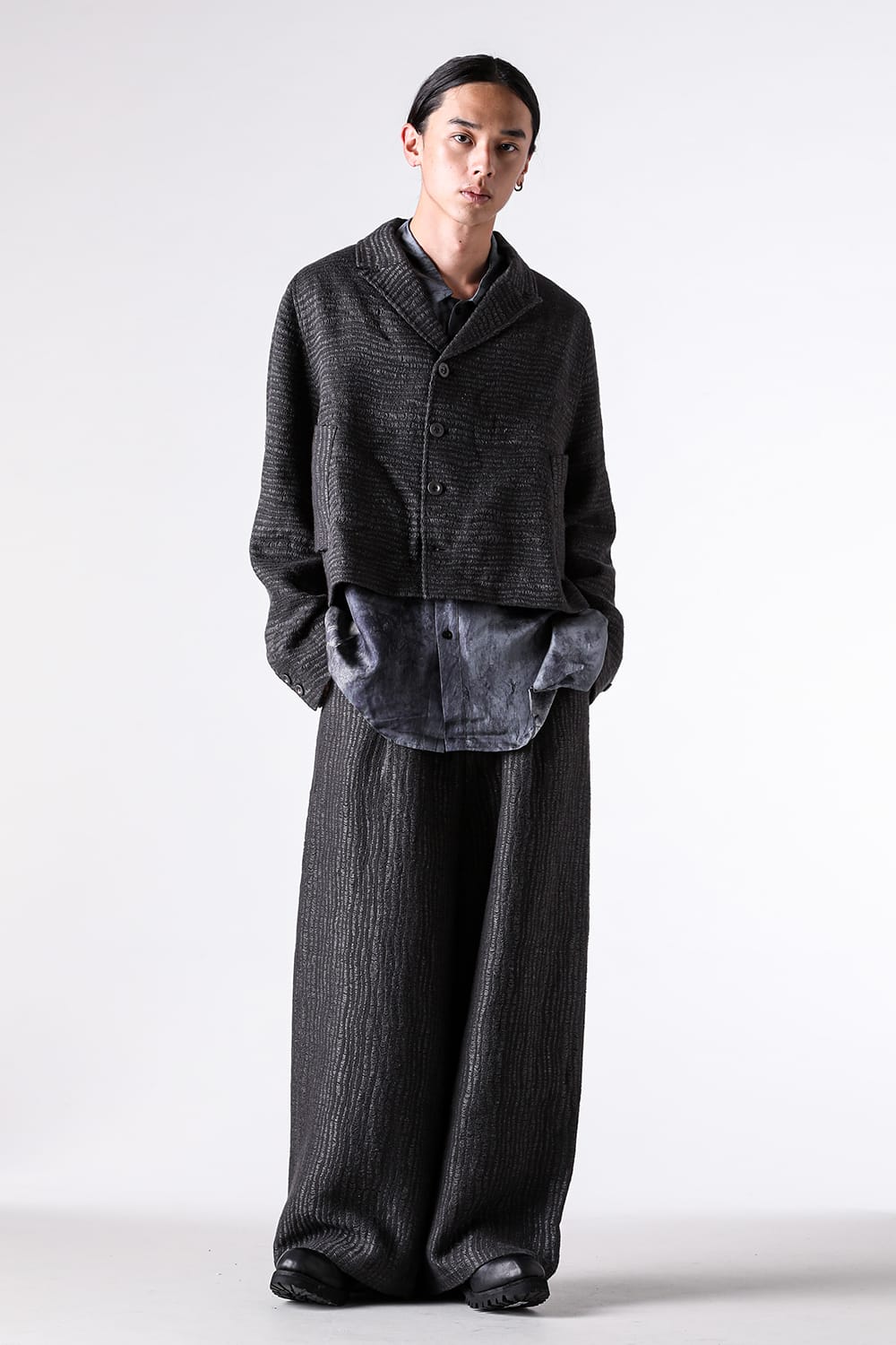 Jackets - 25-26AW  - Design and Silhouette with Unique Brand Interpretation: Tailored Jackets that Draw Out the Wearer's Individuality - STOVAIGH | Expressing Mountain Ridges in Fabric: A Unique, Voluminous Texture 2-004