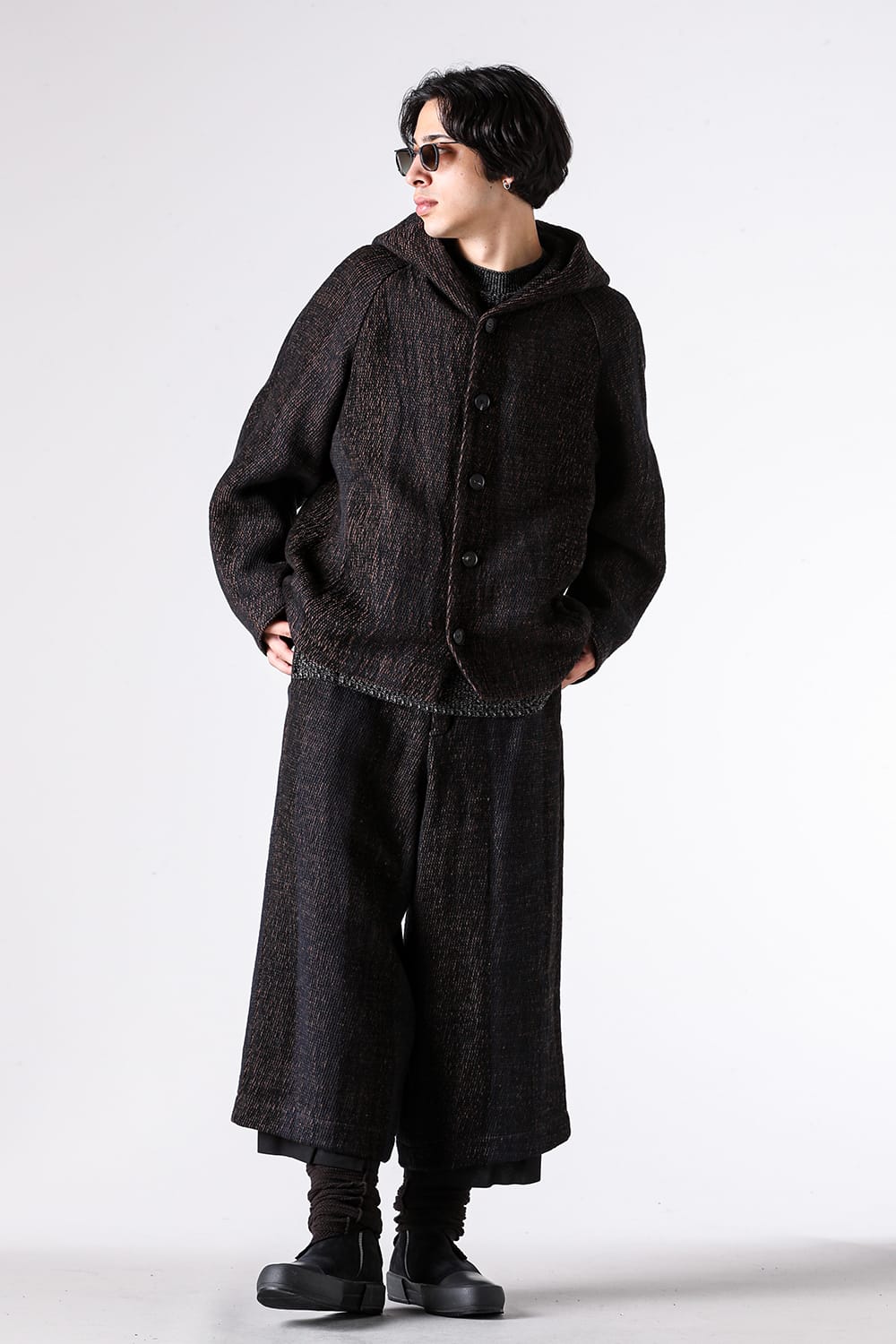 Jackets - 25-26AW - Sophisticated Casual and Mode for Adults: Hooded Jackets Embodying Functional Beauty - CROMAGNON | Dialogue and Handiwork in India: A Hand-Woven Hooded Coat Embodying the Designer's Passion 3-001