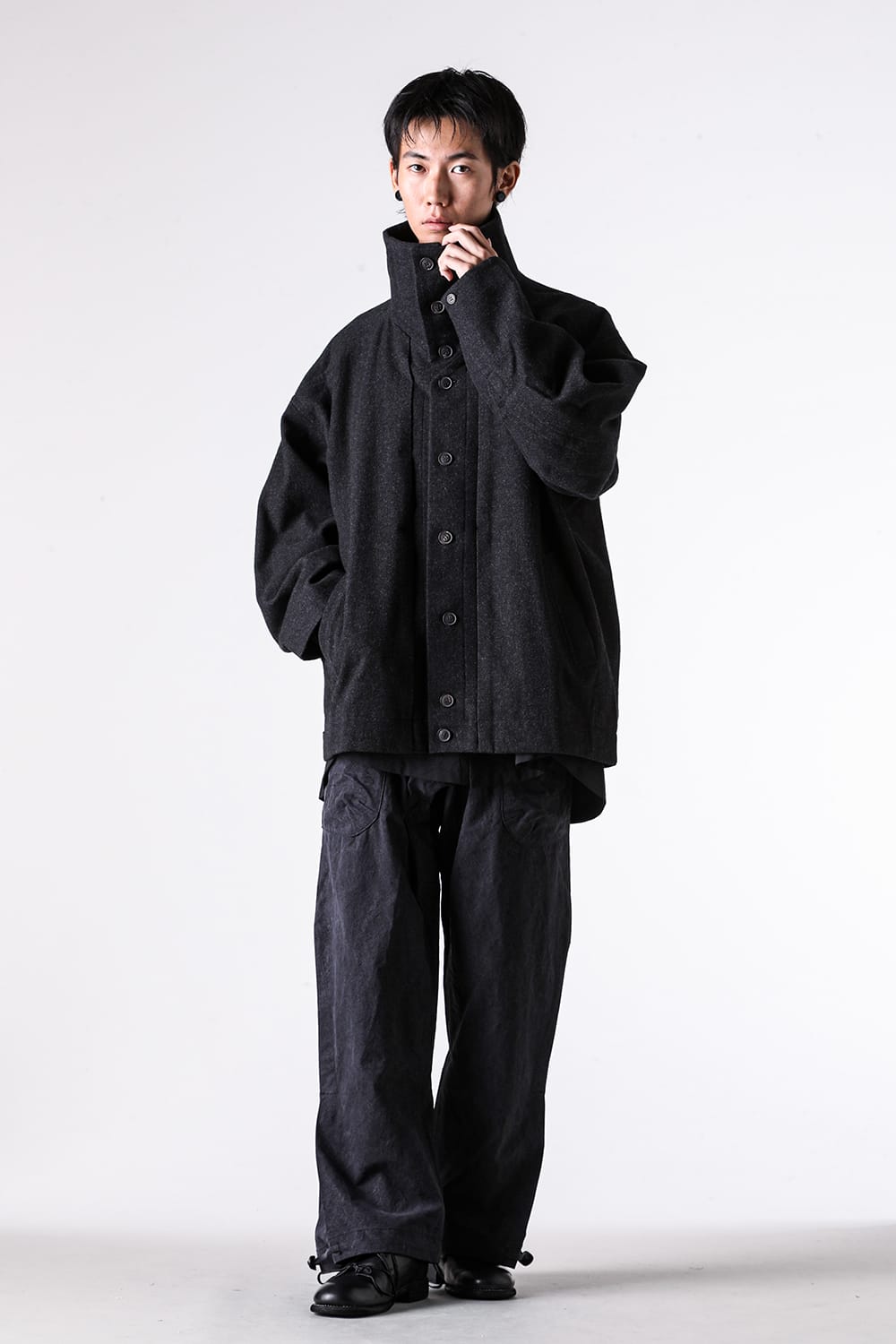 Jackets - 25-26AW - Balance of Minimalism and Cold Protection: High-Neck Design Jackets that Emphasize Silhouette - JAN-JAN VAN ESSCHE | Stand Collar for Play: Sophisticated Oversize That Conforms to the Body 4-001