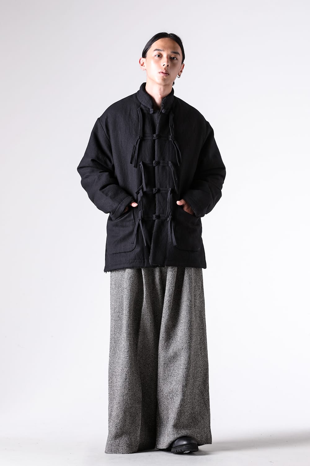 Jackets - 25-26AW - Wearable Art Pieces: Design Jackets Featuring Unique Cutting and Presence - UMA WANG | Eastern Philosophy and Artisan: A China Jacket with Boa Lining and Dignity 5-001