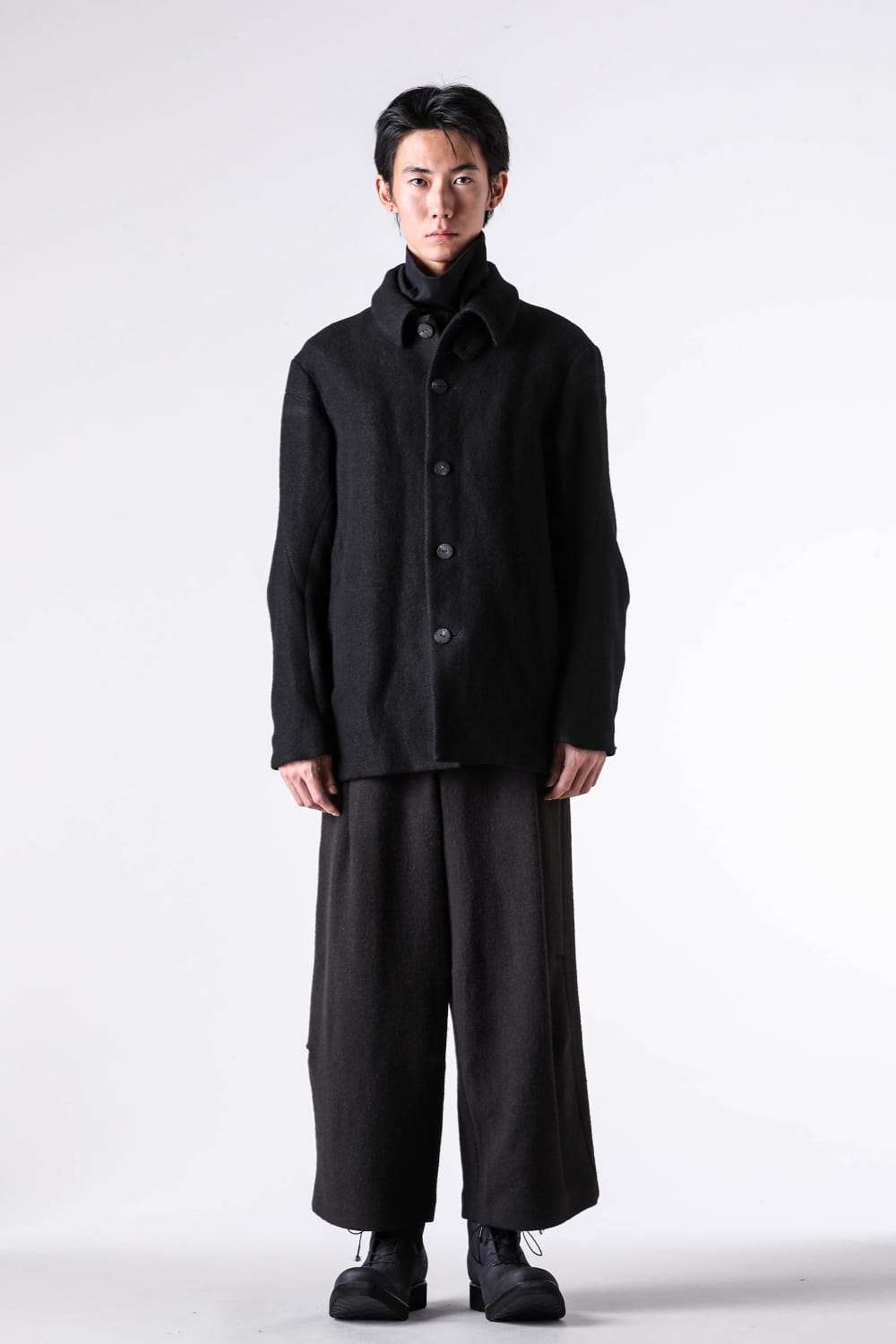 Jackets - 25-26AW - Functional Beauty in Design: Work Jackets that Blend into Daily Life - DEVOA | Faliero Sarti's Voluminous Wool: A Work Jacket That Can Be Worn Like a Coat 6-001