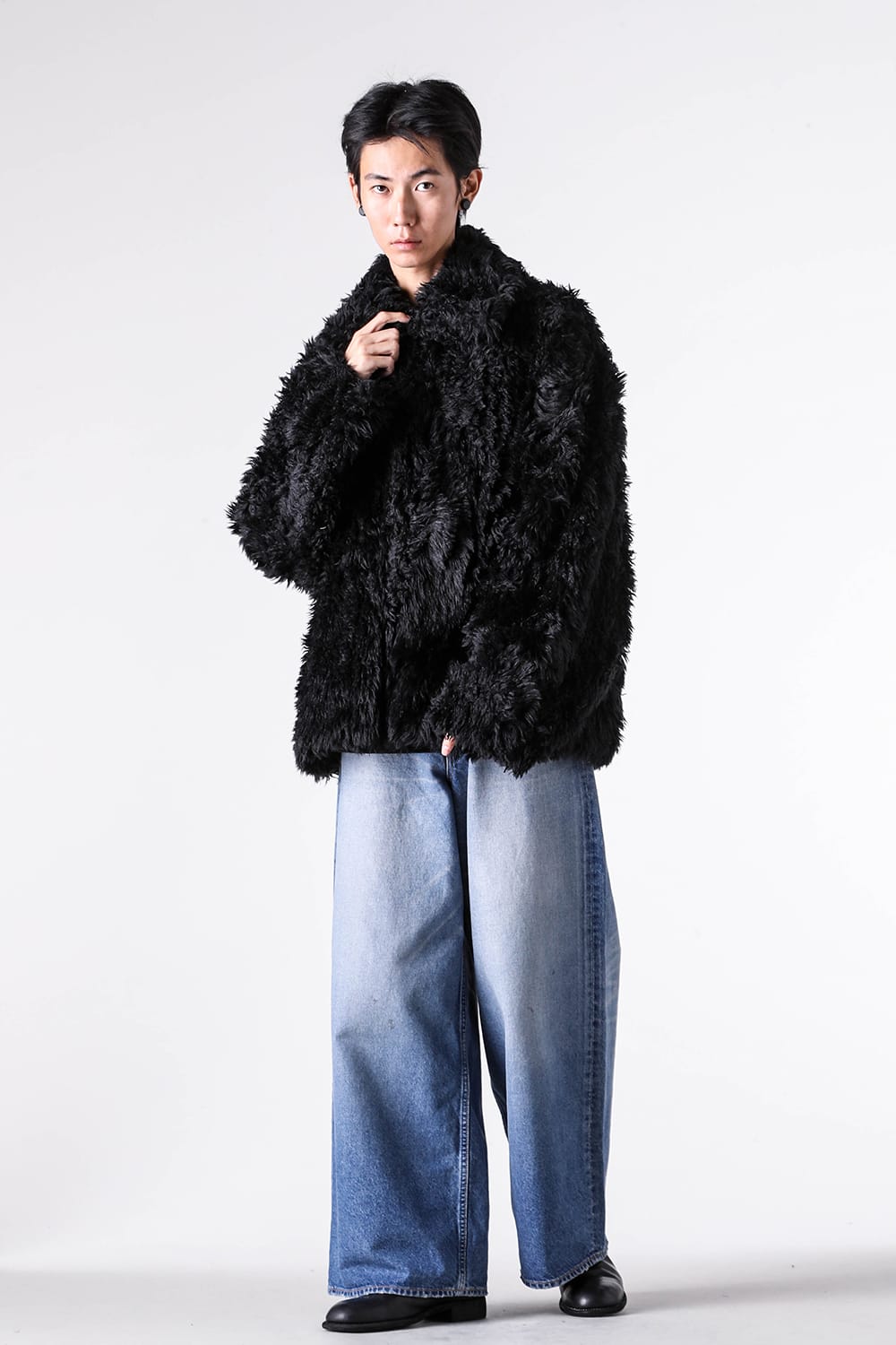 Jackets - 25-26AW - Overwhelming Texture and Design: Fur Jackets with Eye-Catching Presence - doublet | Long-Pile Fluffy Texture: A Loose Silhouette and Evil Grin That Starts Conversations 7-001