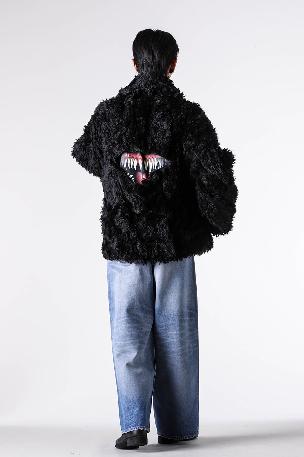 Jackets - 25-26AW - Overwhelming Texture and Design: Fur Jackets with Eye-Catching Presence - doublet | Long-Pile Fluffy Texture: A Loose Silhouette and Evil Grin That Starts Conversations 7-002