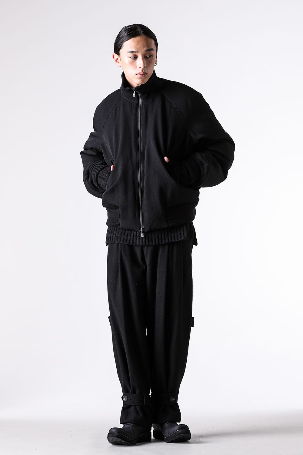 Blouson - 25-26AW  - DEVOA | Matte Wool Gabardine & Rounded Construction. A Refined High-Neck Down Jacket - Down Jacket Salt Shrink Wool （BLACK） / DKJ-MSRH 2-001