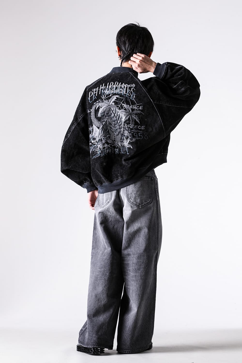 Blouson - 25-26AW - doublet | Peeling Flocky Texture. A Denim Souvenir Jacket that Embodies “Everyday Wear with Strangeness” - Flocked Denim Souvenir Jacket （Balck） / 25AW20BL237 8-003