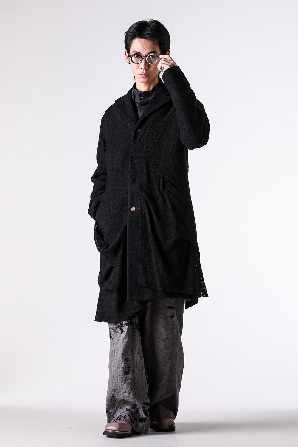 コート特集 - 25-26AW - インポートアルチザンブランド - CHIAHUNG SU | Hand Woven Woolen Patched Drapping Knitting Merino Wool Coat （Black Layering） / AW25-MC15-TDSP 1-0013