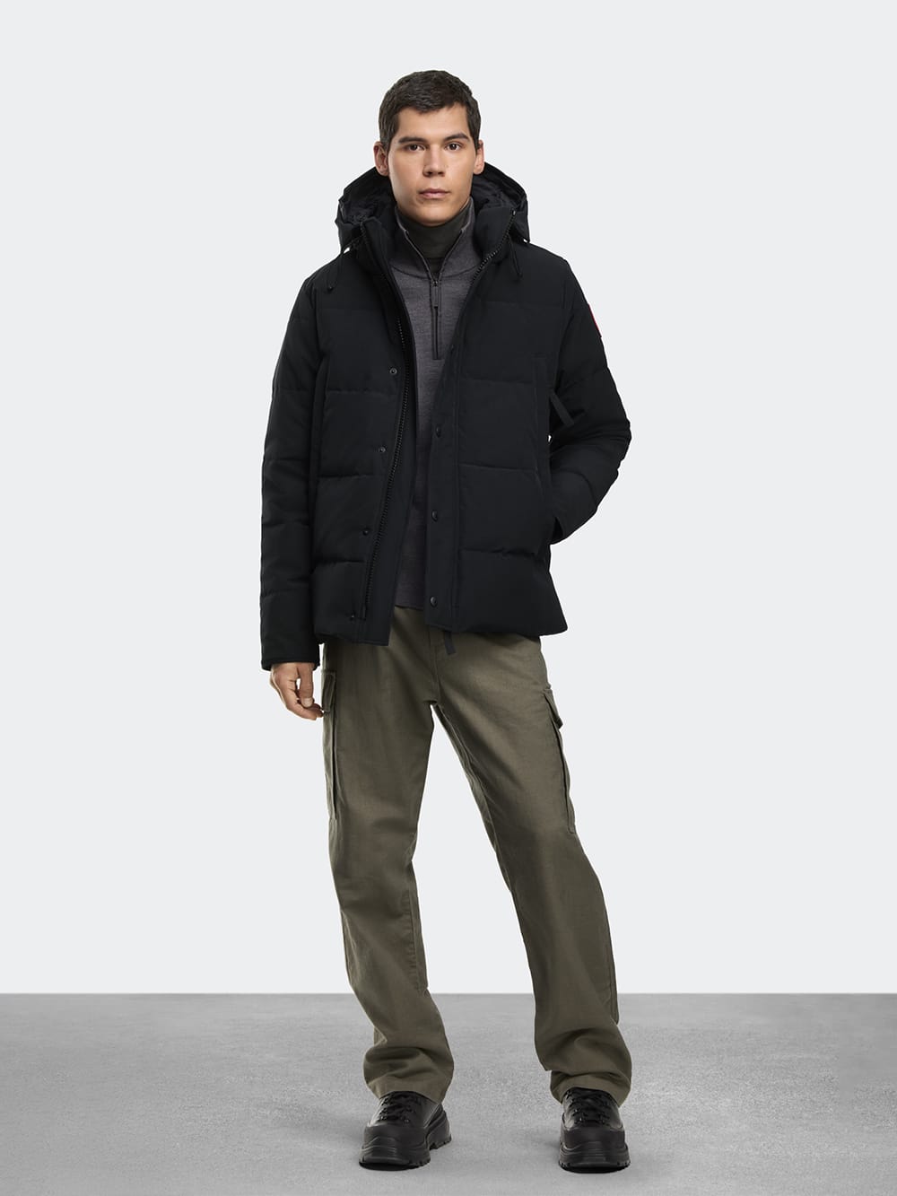 CANADA GOOSE - コーディネートに取り入れやすい都会的で洗練されたデザイン