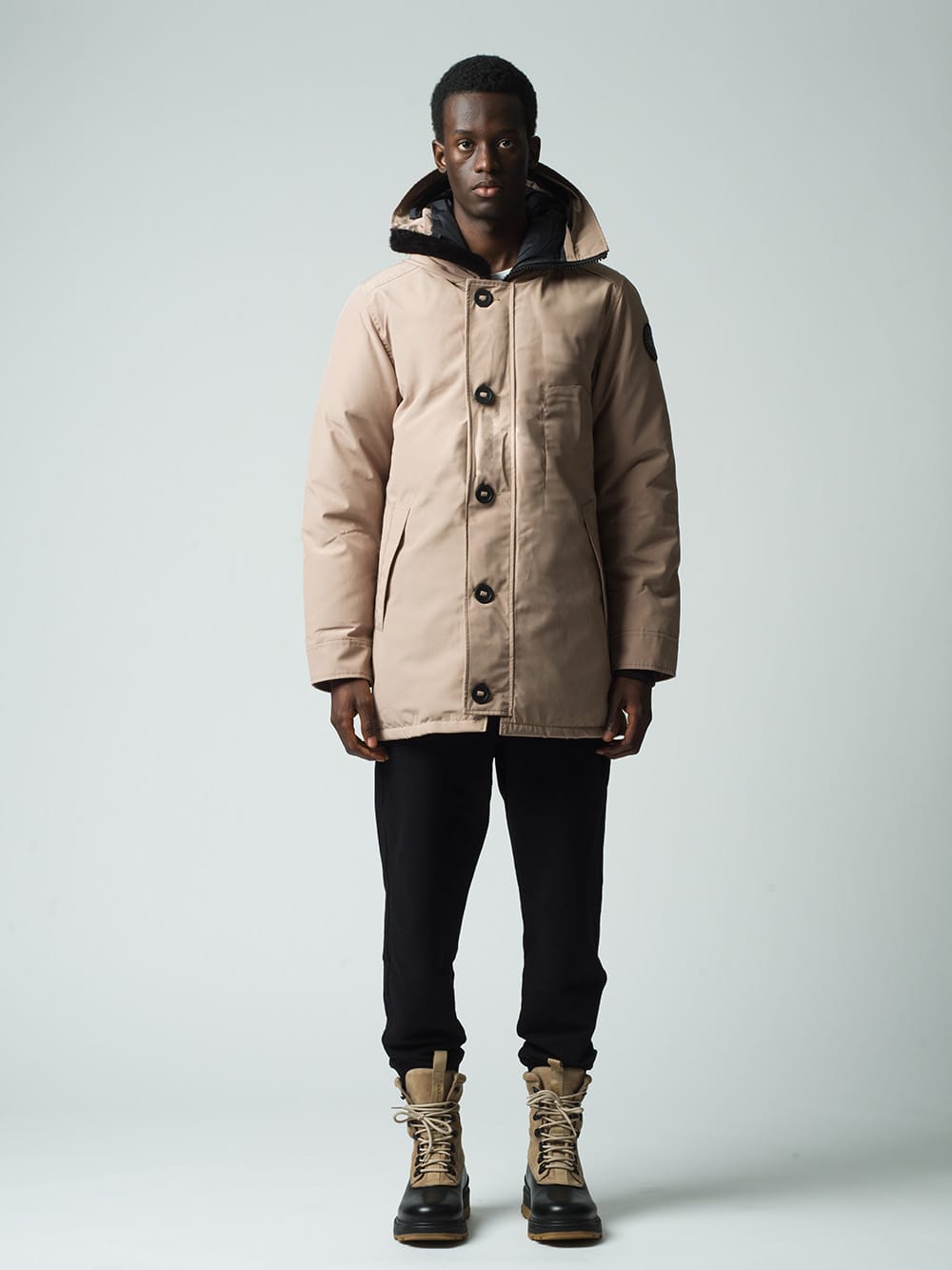 CANADA GOOSE - ビジネスのセットアップスタイルにも合わせやすい着丈の長いモデル