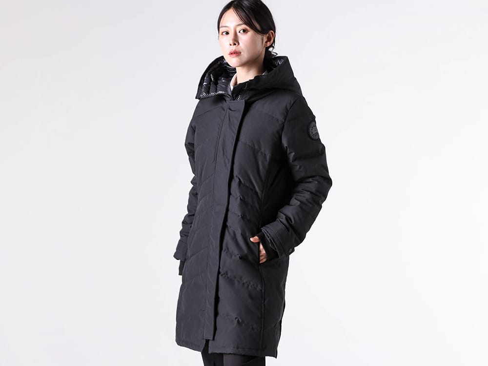 2025 Canada Goose Women's Down Jacket Popular Ranking #3 City-Ready, Feminine Long-Length Design “Loretta”