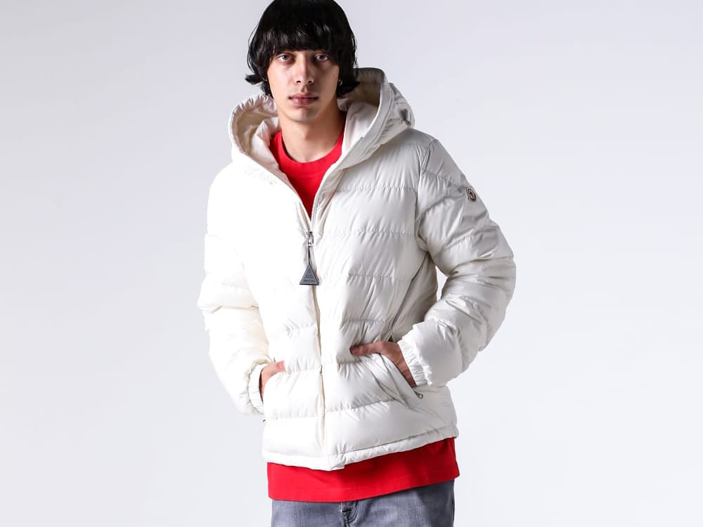 MONCLER Men's Down Jacket Ranking 2025 TOP6 第4位 ミニマリストな美学を反映した都会的でシャープなデザイン「LAVERAET」