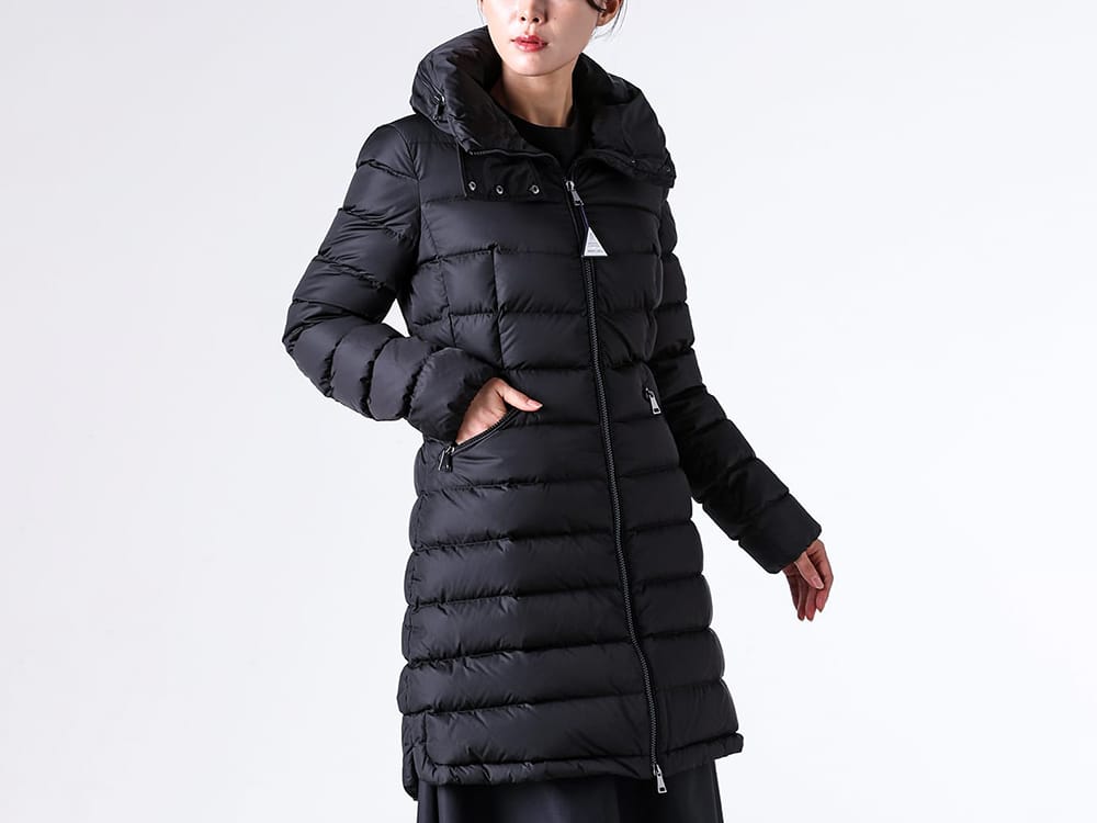 Top 6 Most Popular MONCLER Women’s Down Jackets No.2 Flammette – Minimal Design with a Refined Silhouette