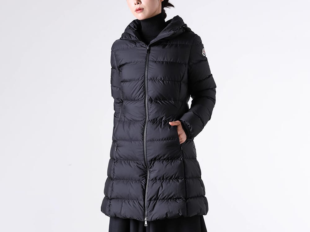 Top 6 Most Popular MONCLER Women’s Down Jackets No.3 GIE – Long Length with High Insulation and a Sleek Appearance
