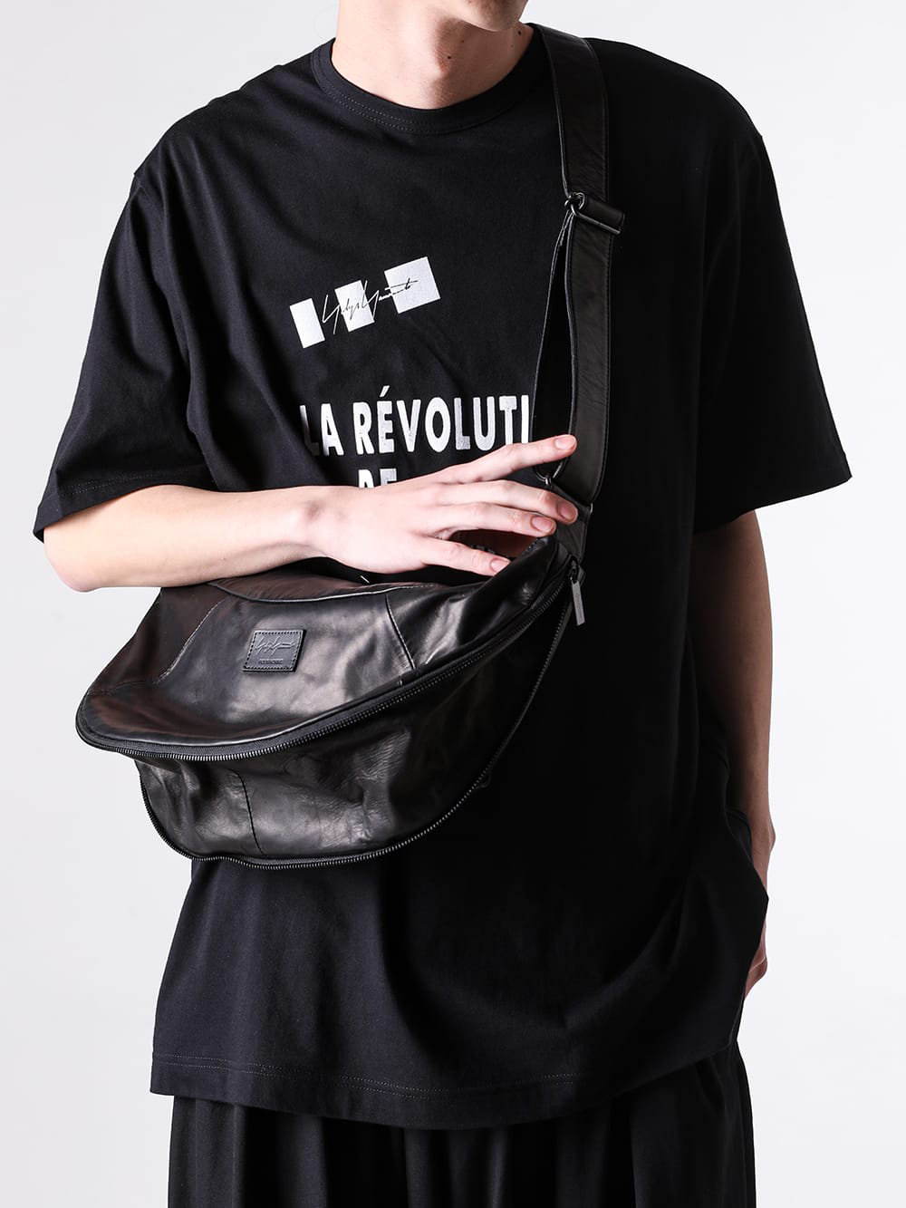 Yohji Yamamoto POUR HOMME - 26SS - Yohji Yamamoto POUR HOMME 1st Delivery Items - Half-moon shoulder bag （Black） / HK-I06-761 1-0023