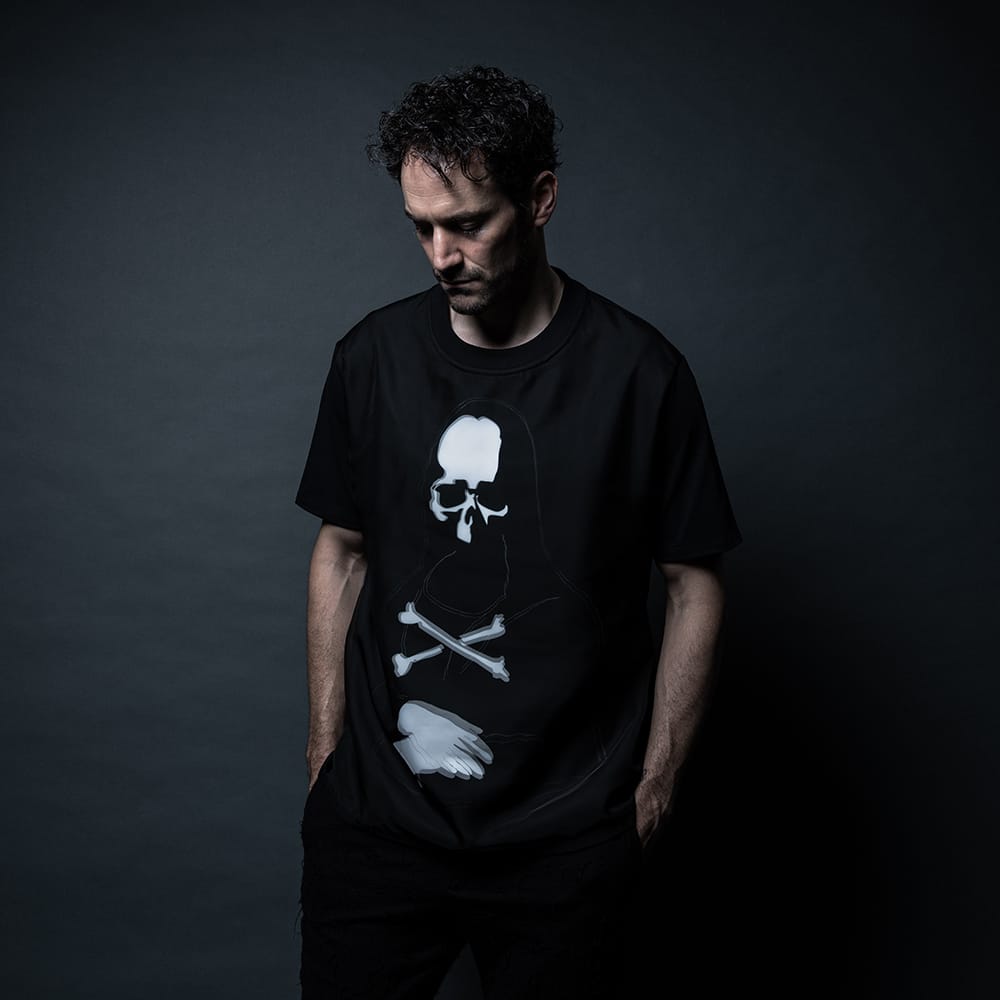 mastermind JAPAN - 2026SS - T-shirt - Mona Lisa Motif × Skull Silhouette - MJ26C16-TS003 (BLACK) 3-002