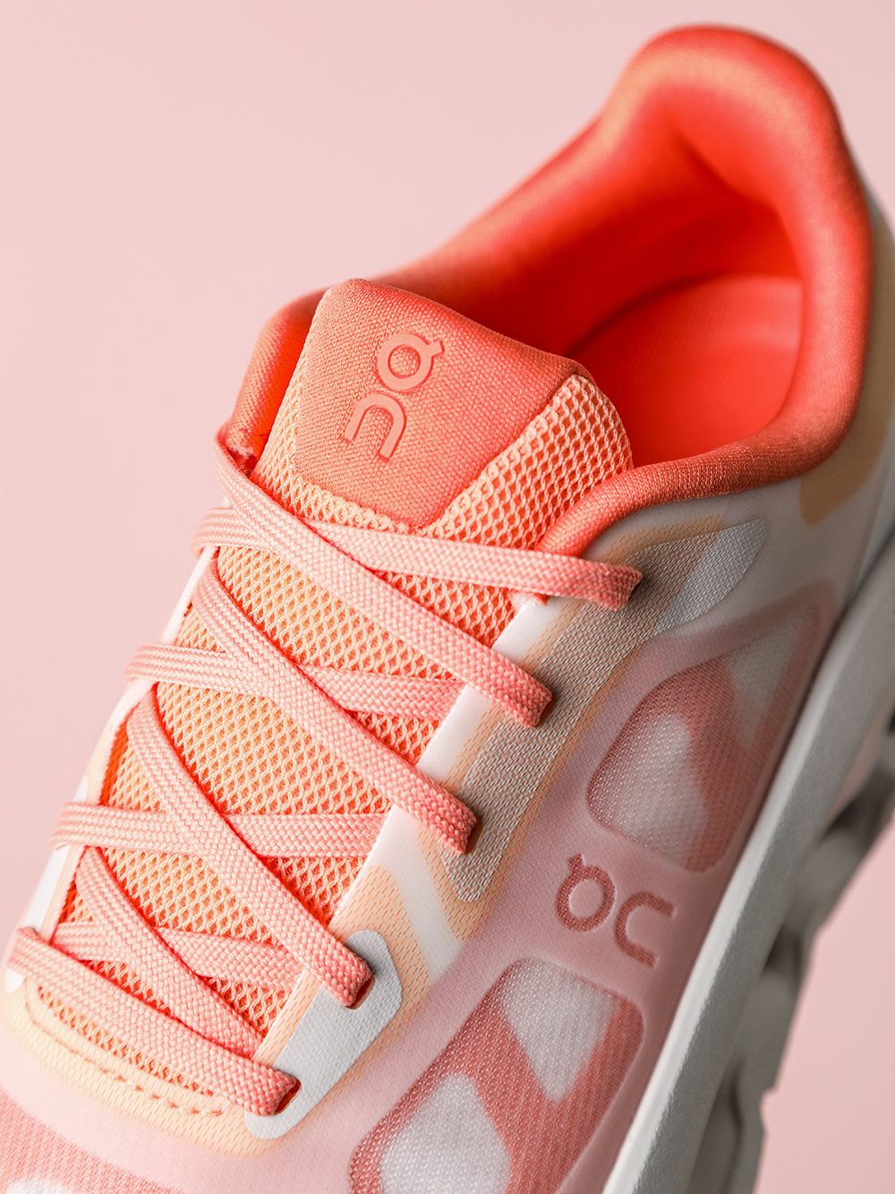 On - Cloudtilt Remix - Traditional Tie-up Laces Adopted