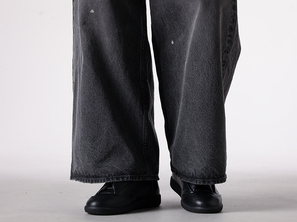 Maison Margiela - 26SS - Styling Suggestions: Black That Bridges Mode and Street - Style 2: Neo-Street Volume (Refined Volume Street) 7-005