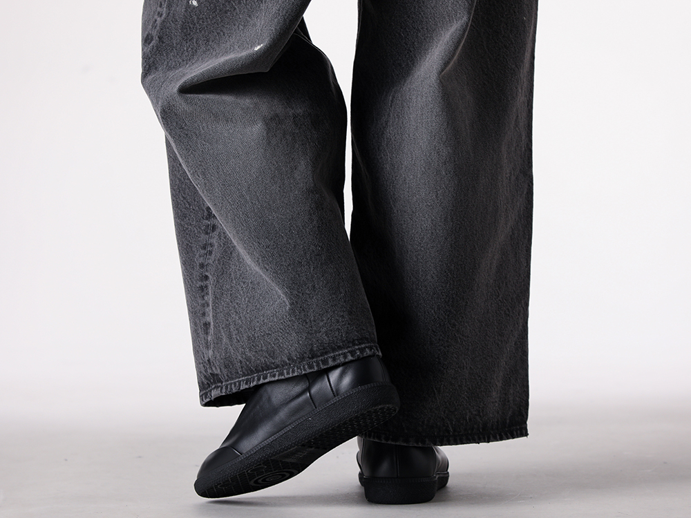 Maison Margiela - 26SS - Styling Suggestions: Black That Bridges Mode and Street - Style 2: Neo-Street Volume (Refined Volume Street) 7-006