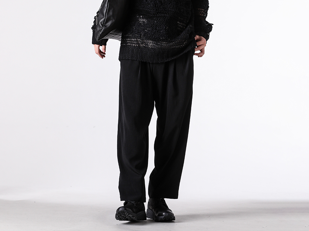 Yohji Yamamoto POUR HOMME 26SS ブラックの陰影をニットで表現した